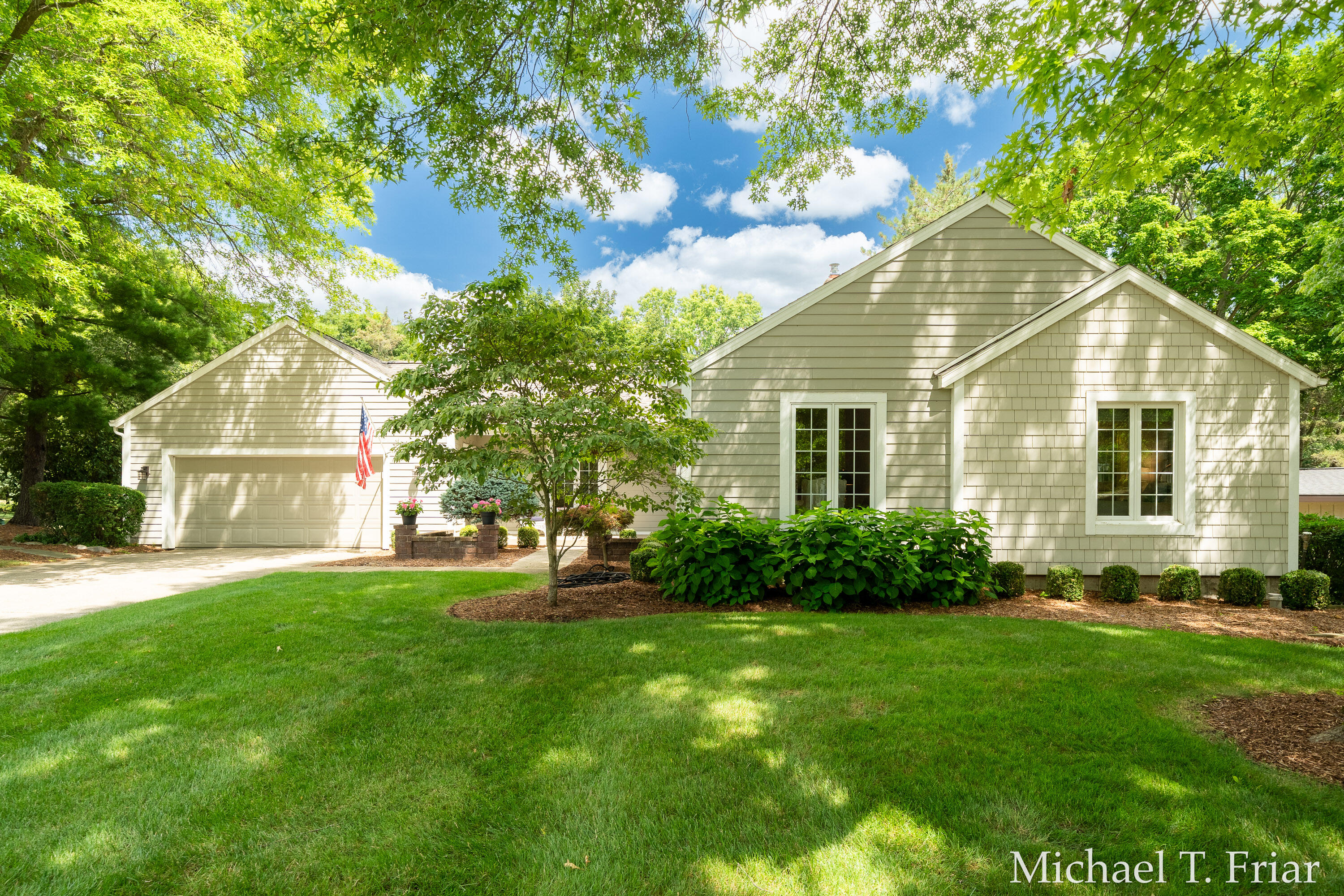 6479 Ridgemont Drive SE Grand Rapids MI 49546