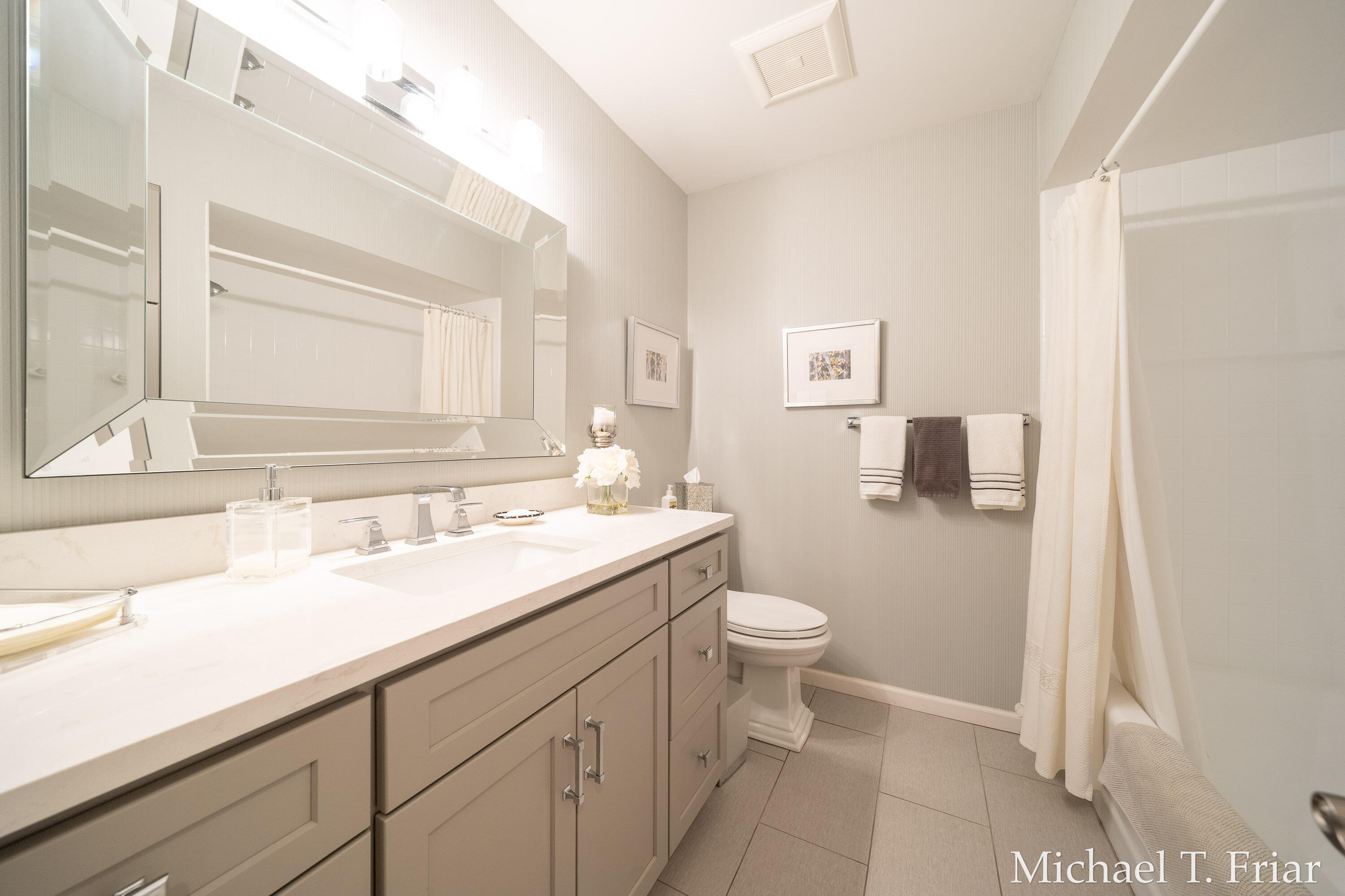 6479 Ridgemont Drive SE Grand Rapids MI 49546