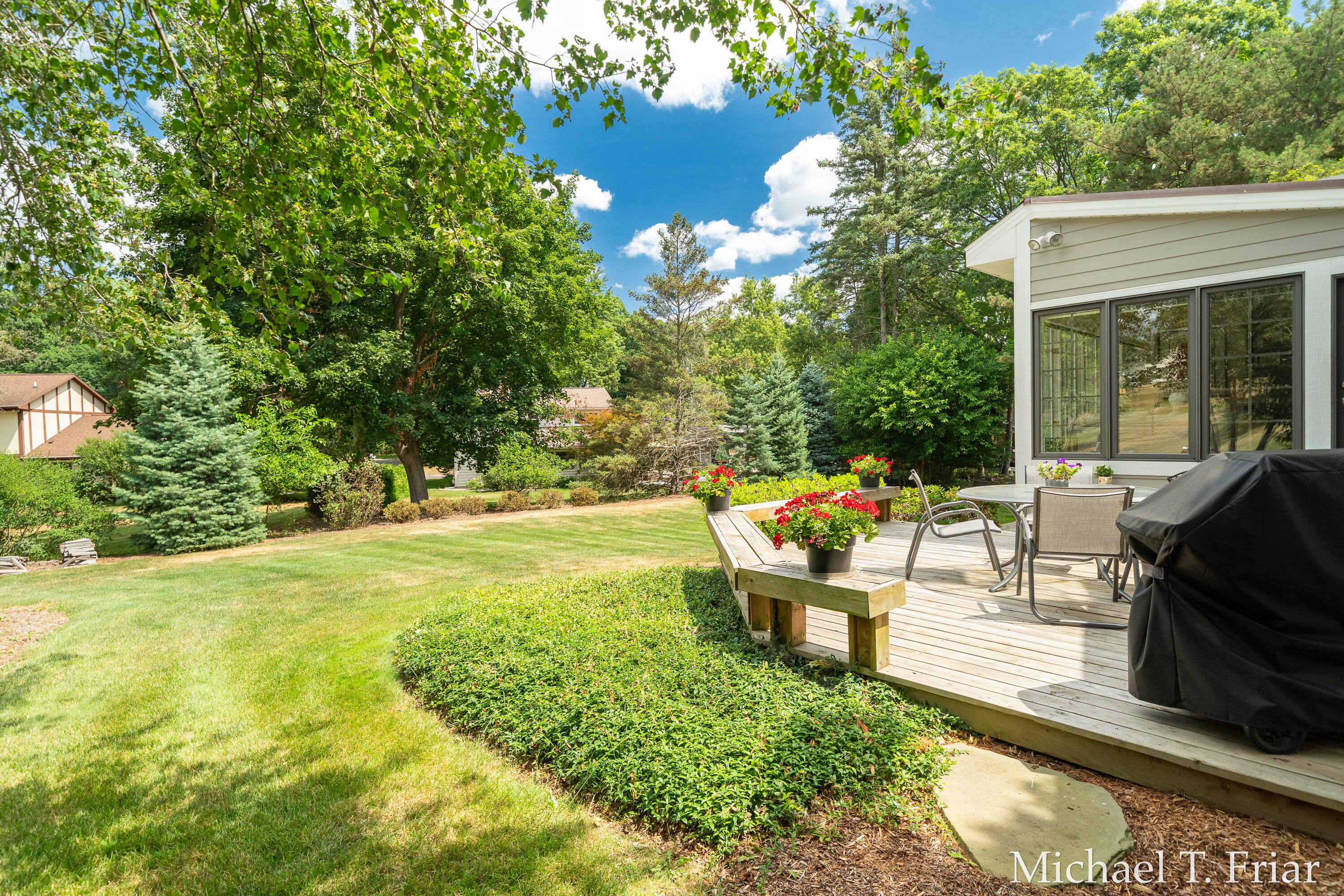 6479 Ridgemont Drive SE Grand Rapids MI 49546