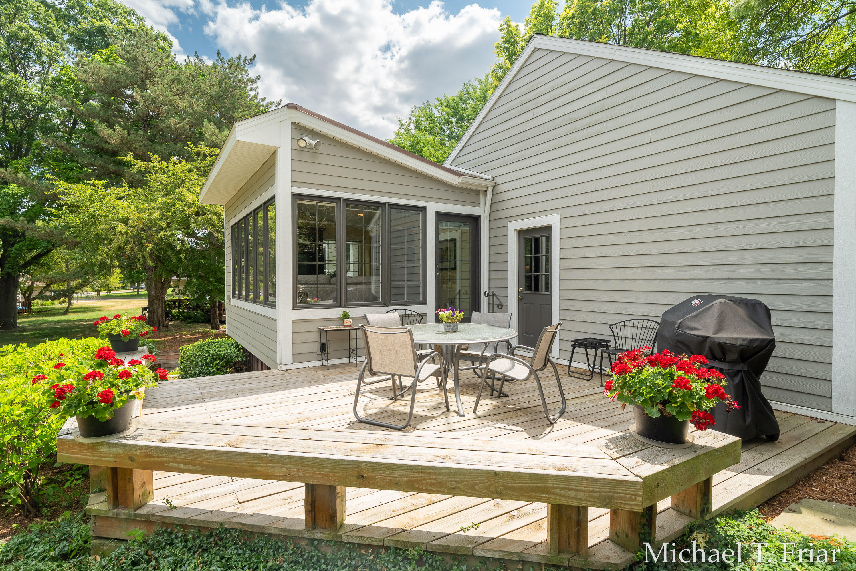 6479 Ridgemont Drive SE Grand Rapids MI 49546