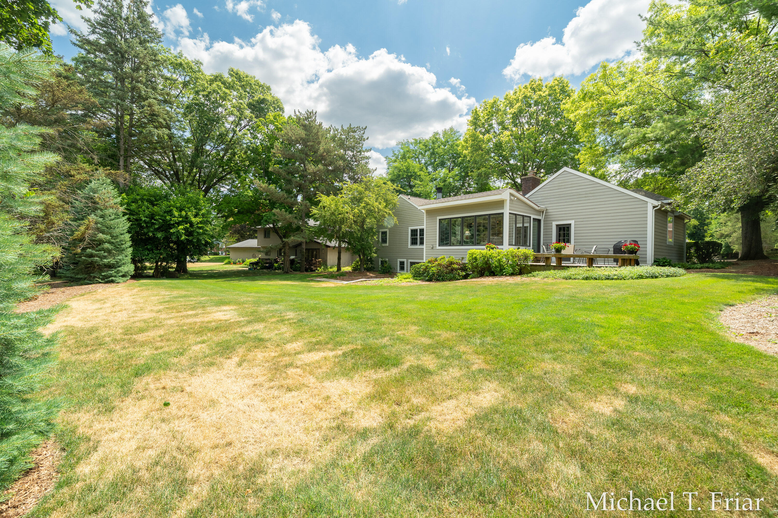 6479 Ridgemont Drive SE Grand Rapids MI 49546