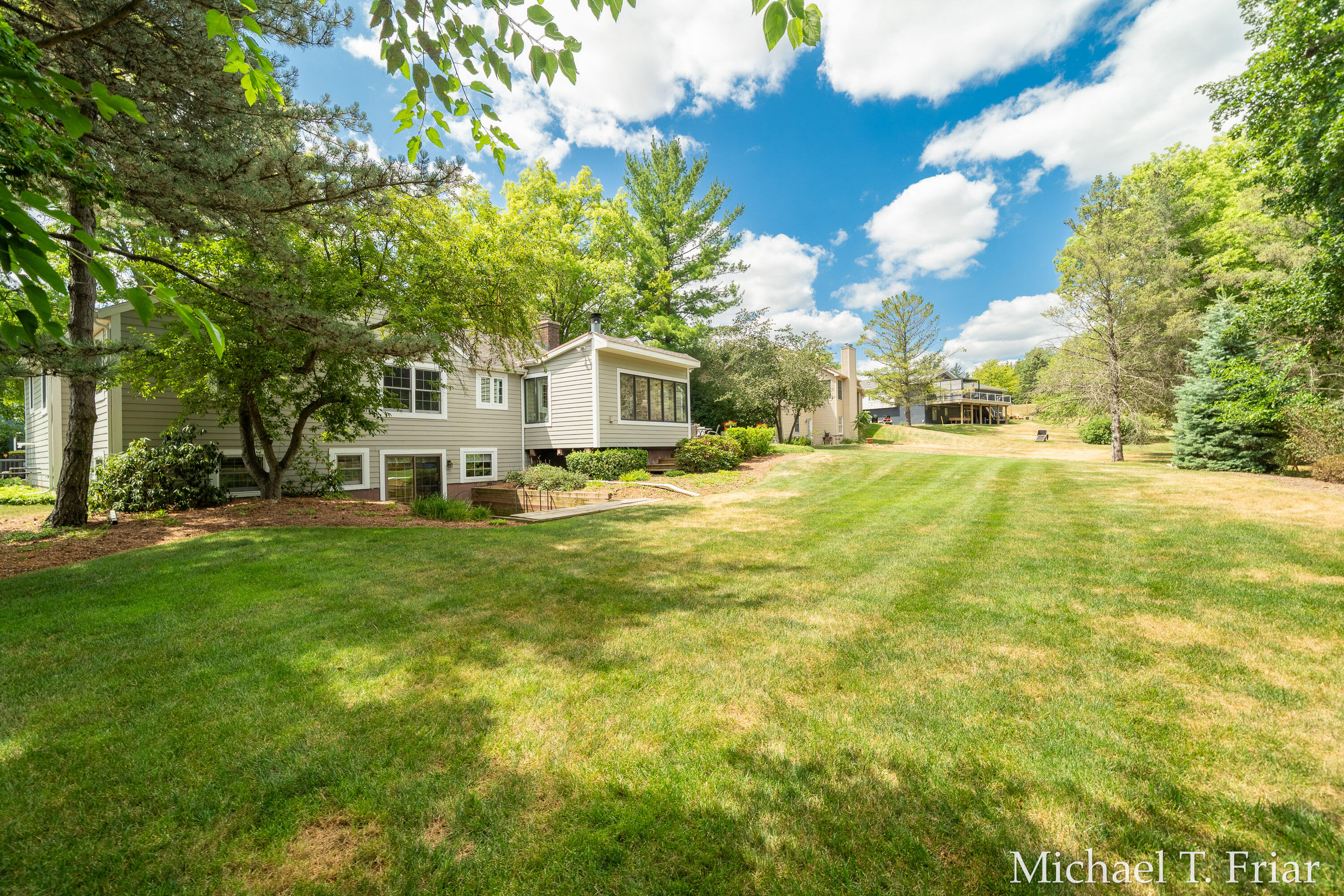 6479 Ridgemont Drive SE Grand Rapids MI 49546