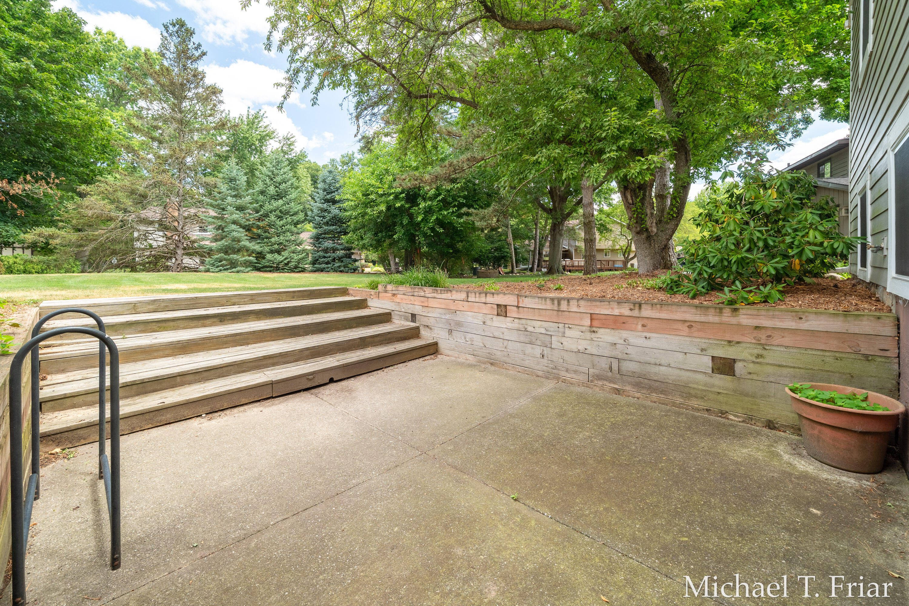 6479 Ridgemont Drive SE Grand Rapids MI 49546