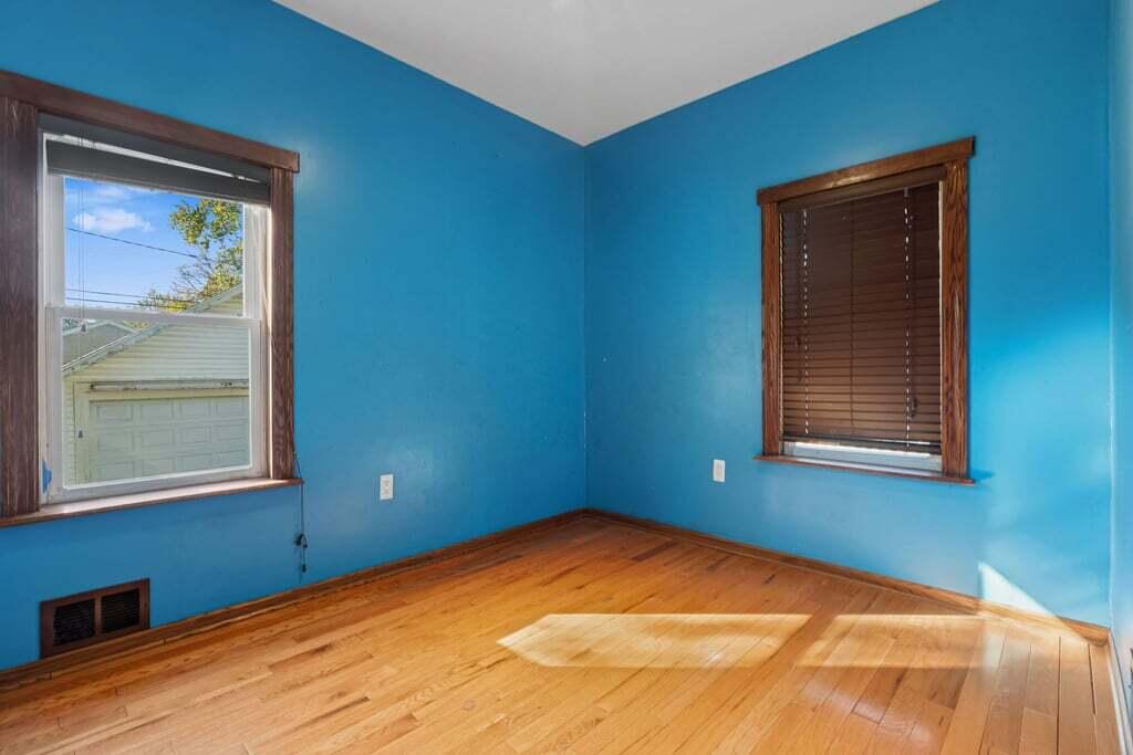 16 W 21st Street Holland MI 49423