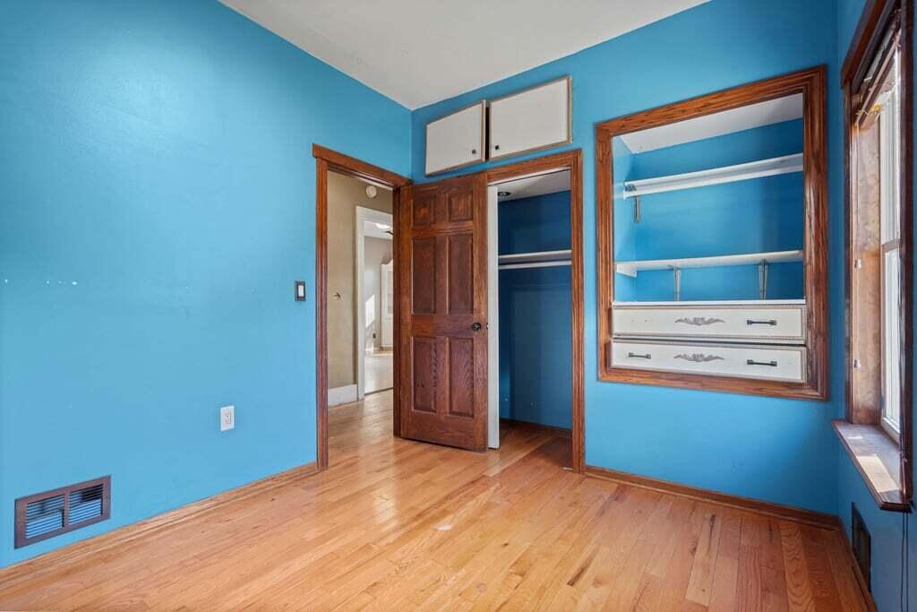 16 W 21st Street Holland MI 49423
