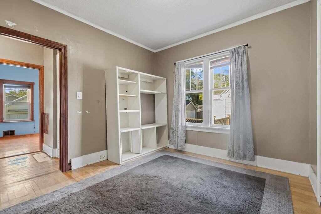 16 W 21st Street Holland MI 49423