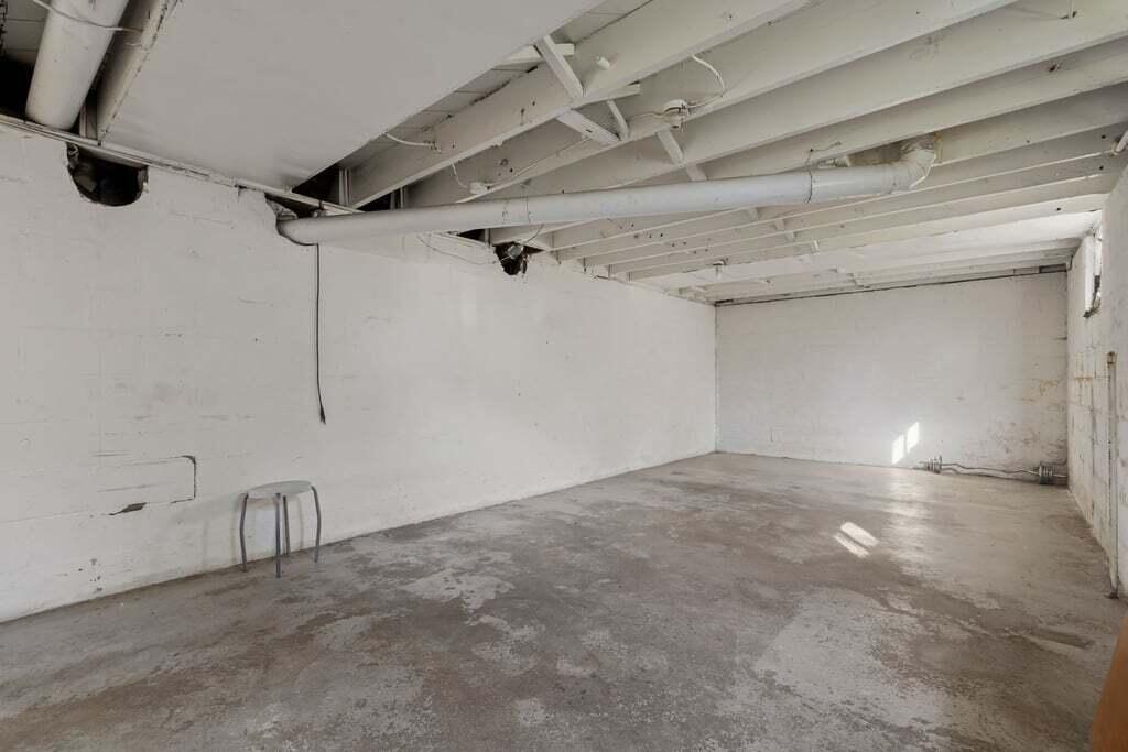 16 W 21st Street Holland MI 49423
