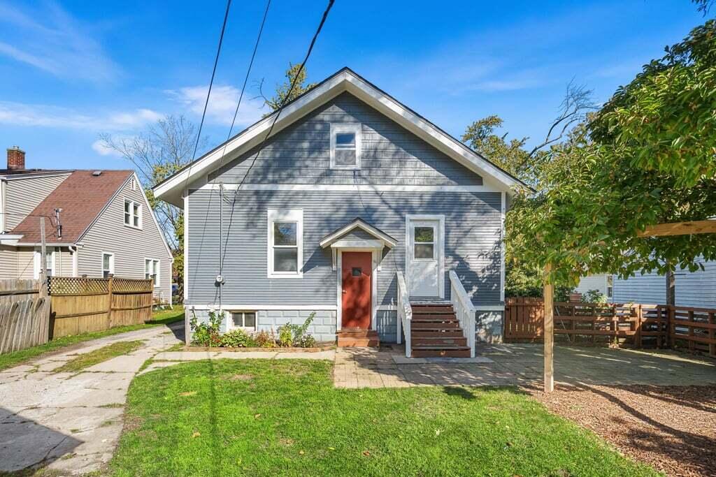 16 W 21st Street Holland MI 49423