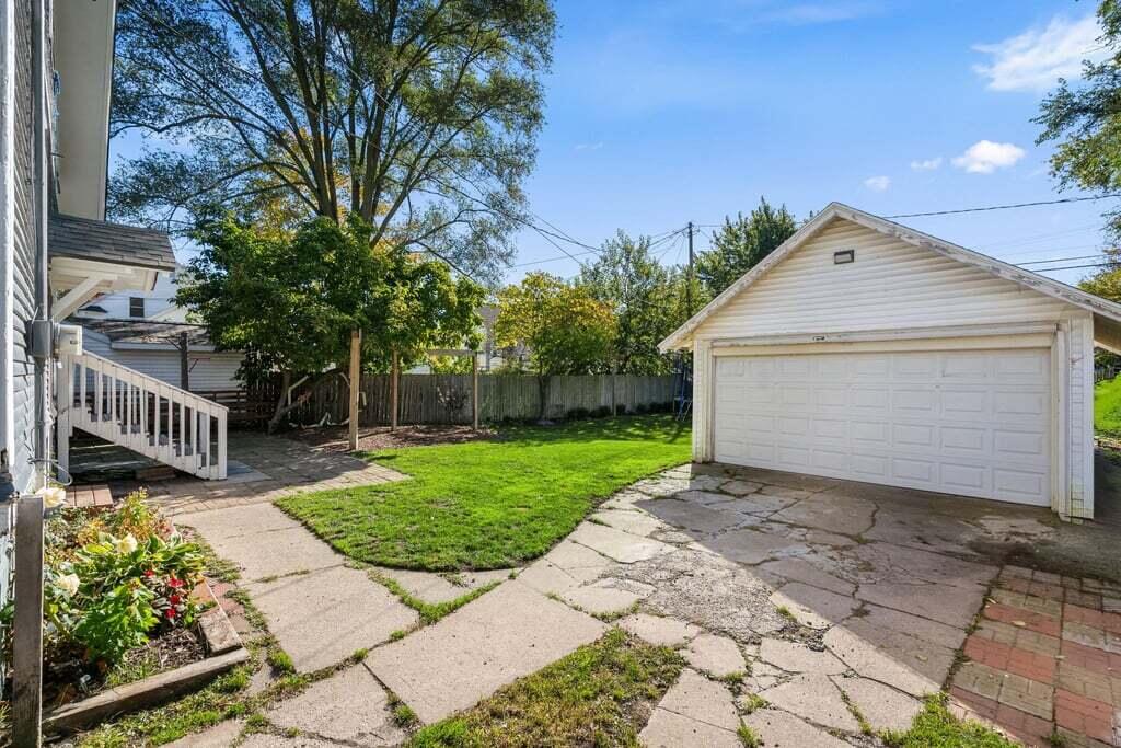 16 W 21st Street Holland MI 49423
