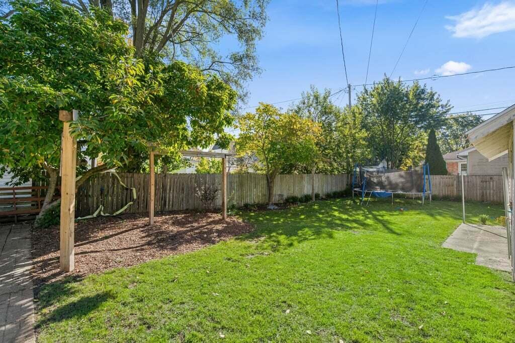 16 W 21st Street Holland MI 49423