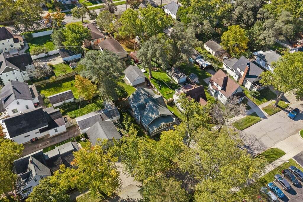 16 W 21st Street Holland MI 49423