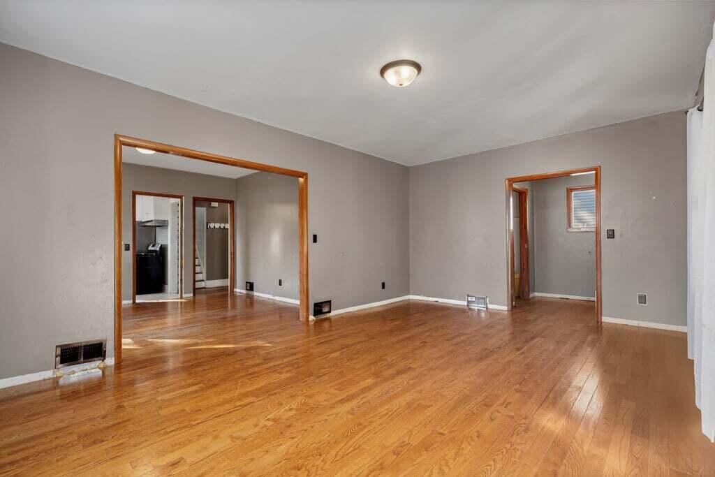 16 W 21st Street Holland MI 49423