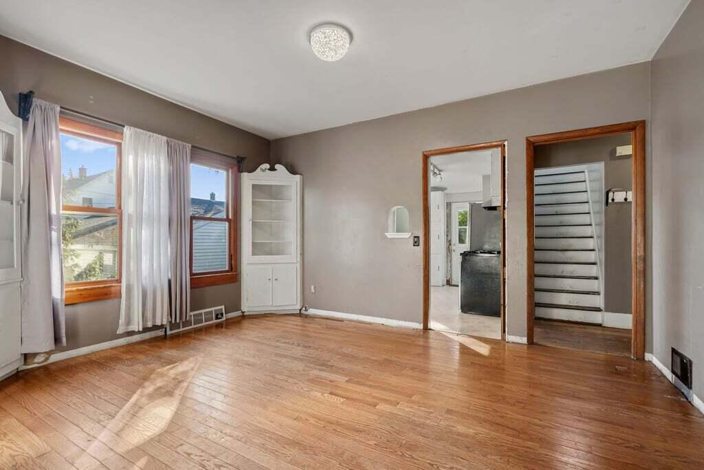 16 W 21st Street Holland MI 49423
