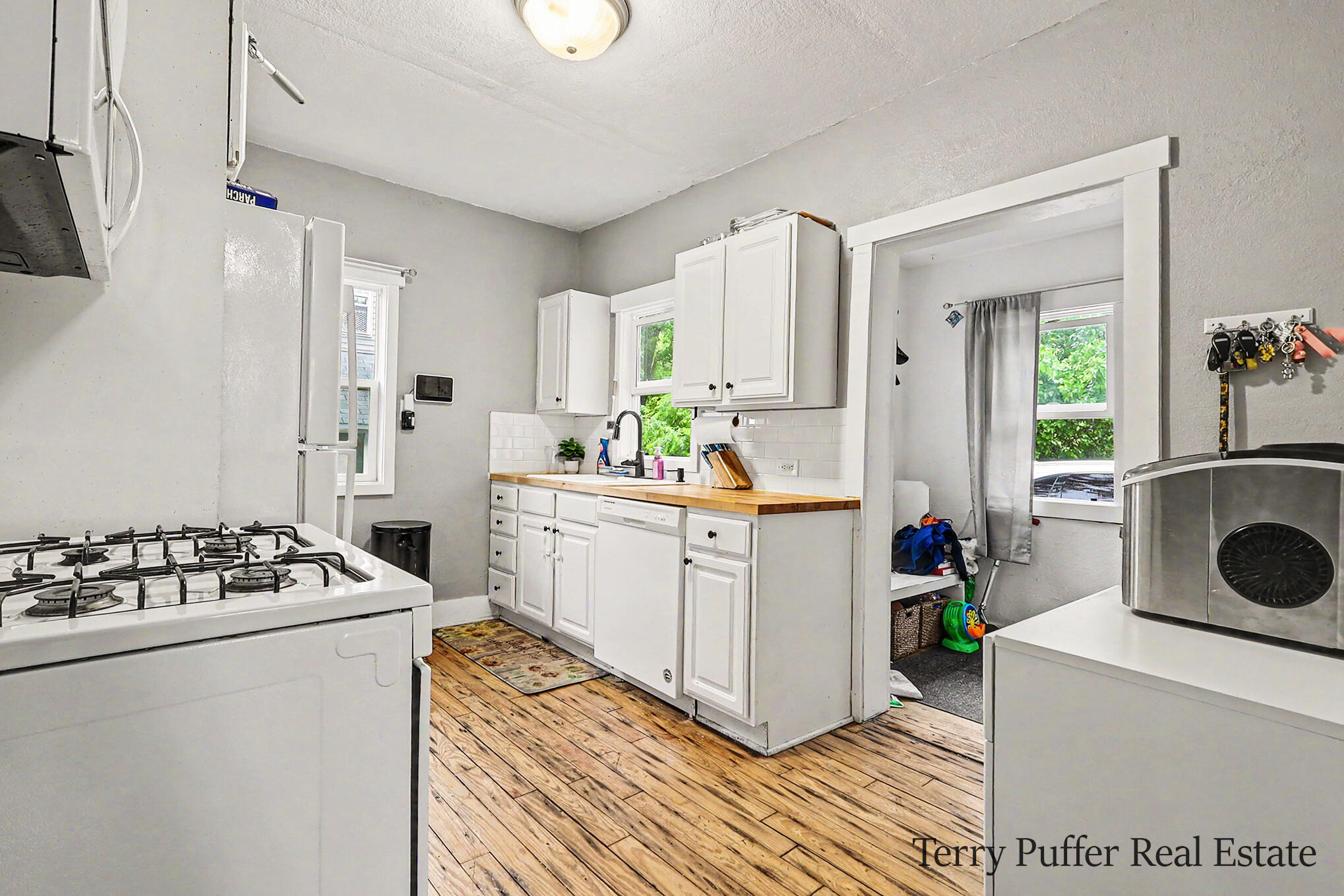 488 W Southern Avenue Muskegon MI 49441