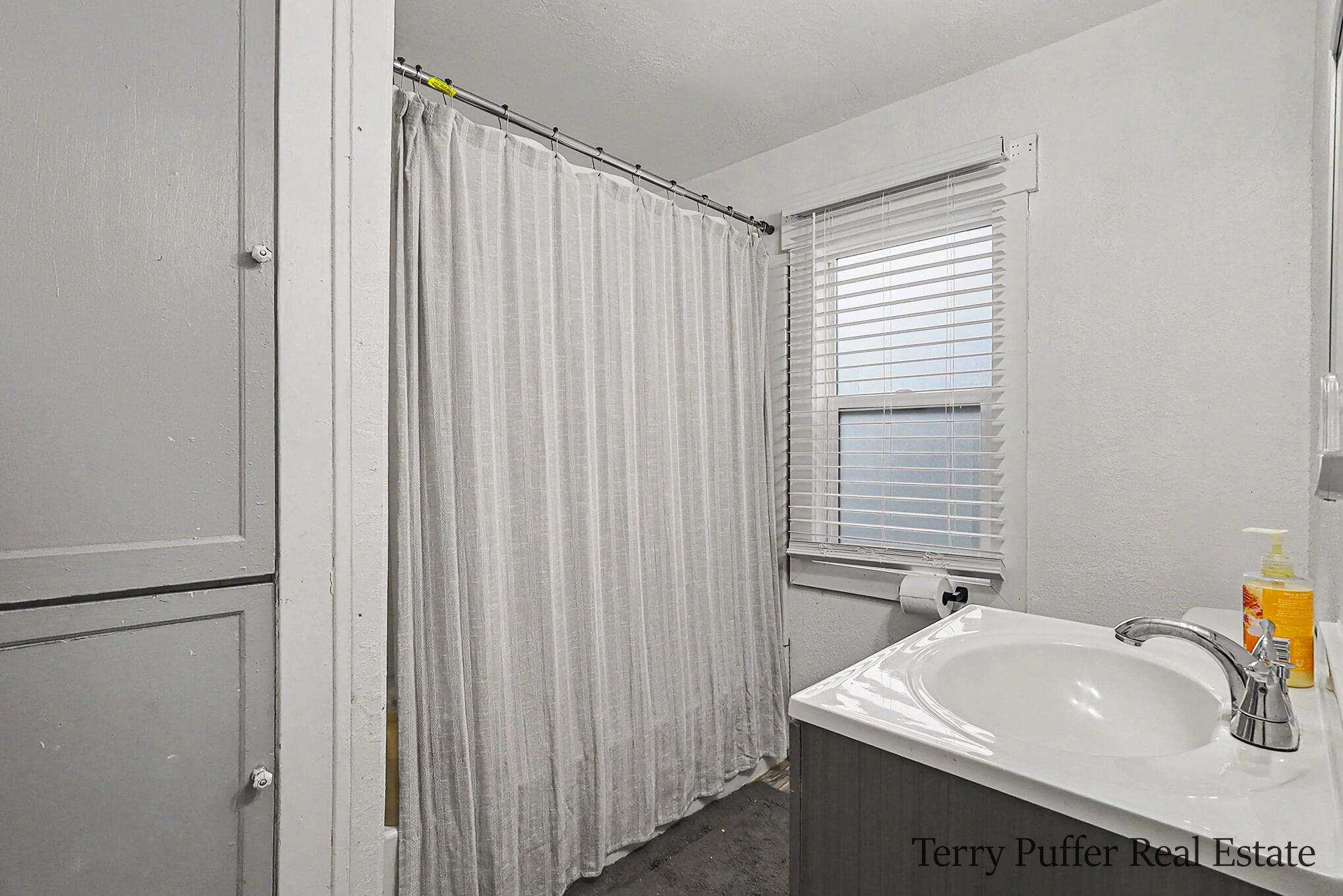488 W Southern Avenue Muskegon MI 49441