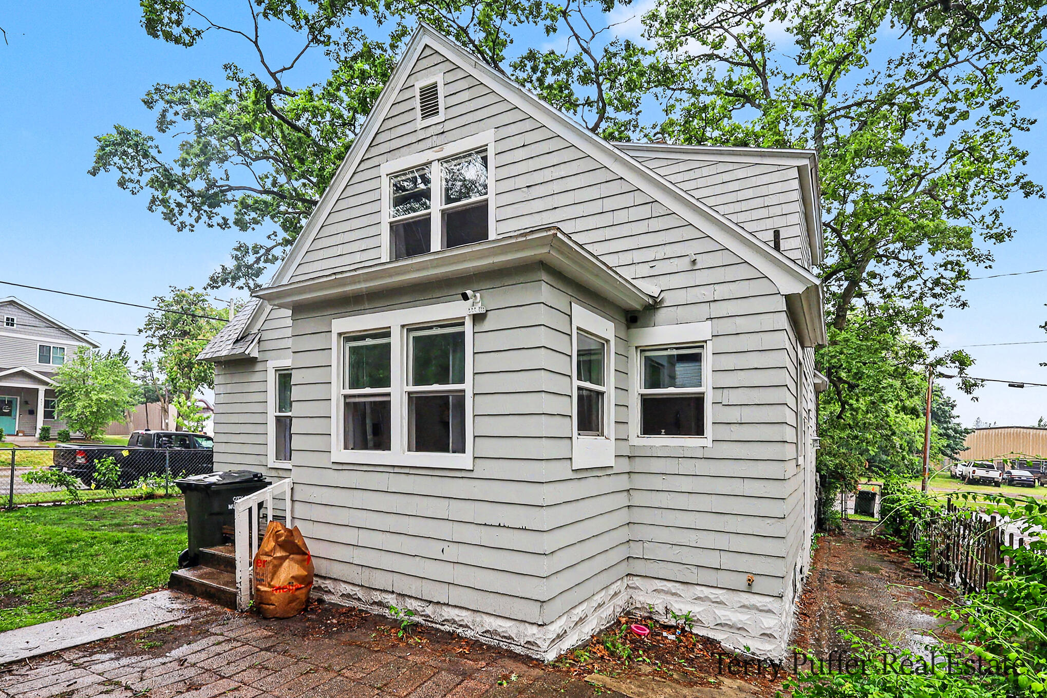 488 W Southern Avenue Muskegon MI 49441