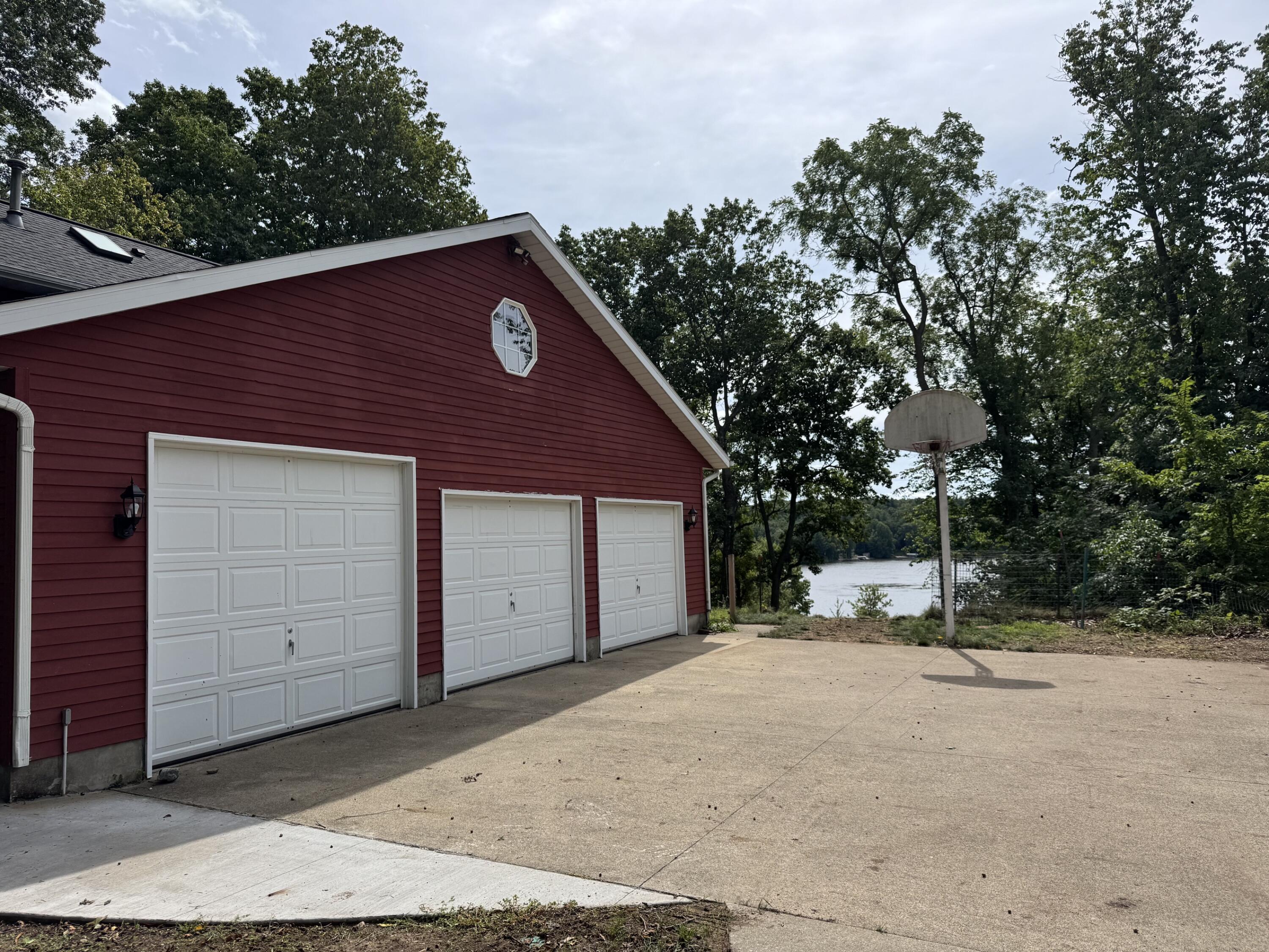 3656 118th Avenue Allegan MI 49010