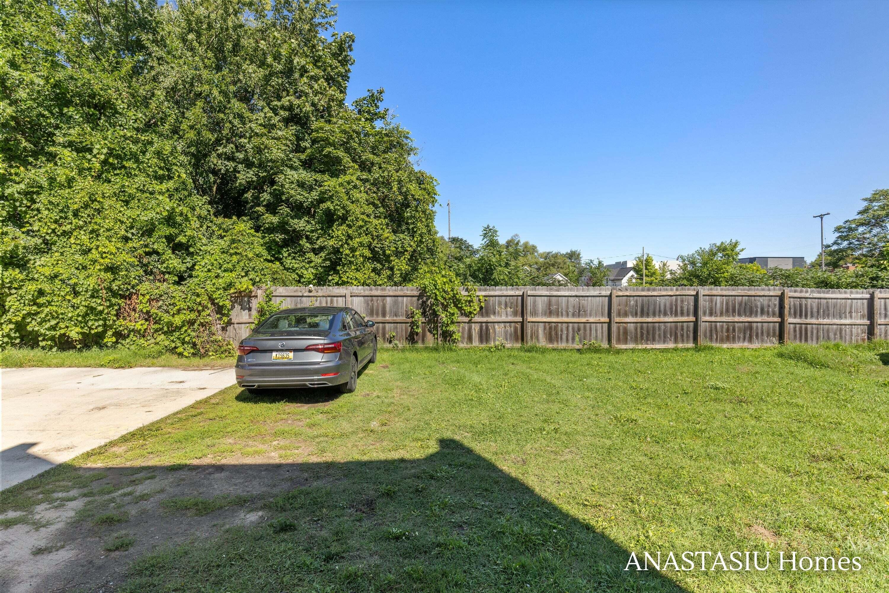 735 Bates Street SE Grand Rapids MI 49503