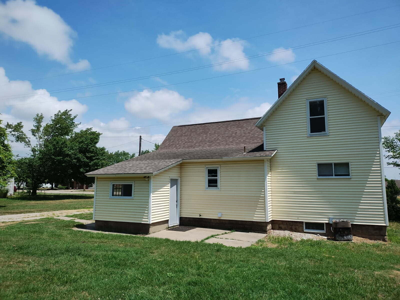 354 Country Club Road Holland MI 49423