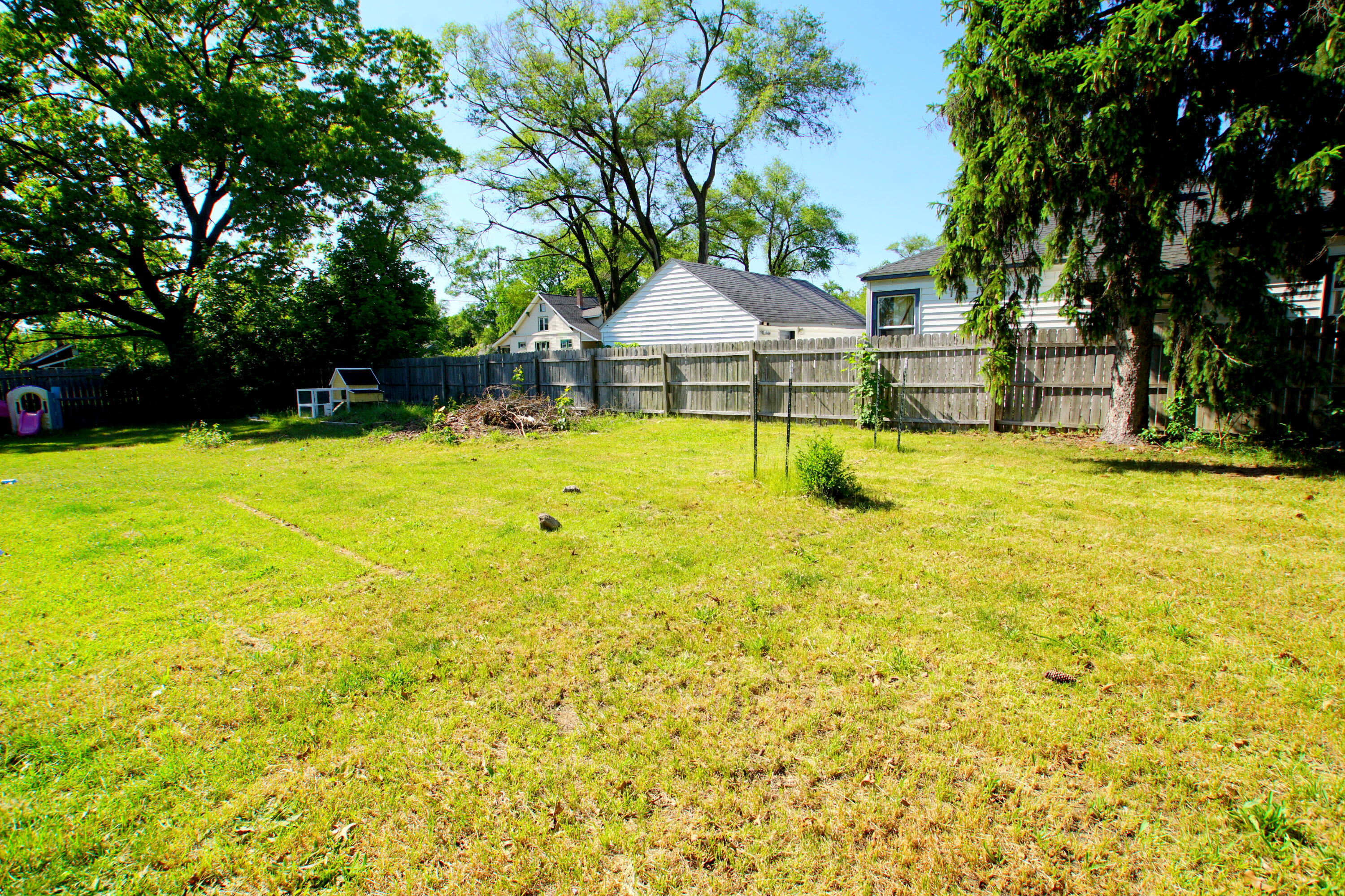 1719 Huizenga Street Muskegon MI 49442