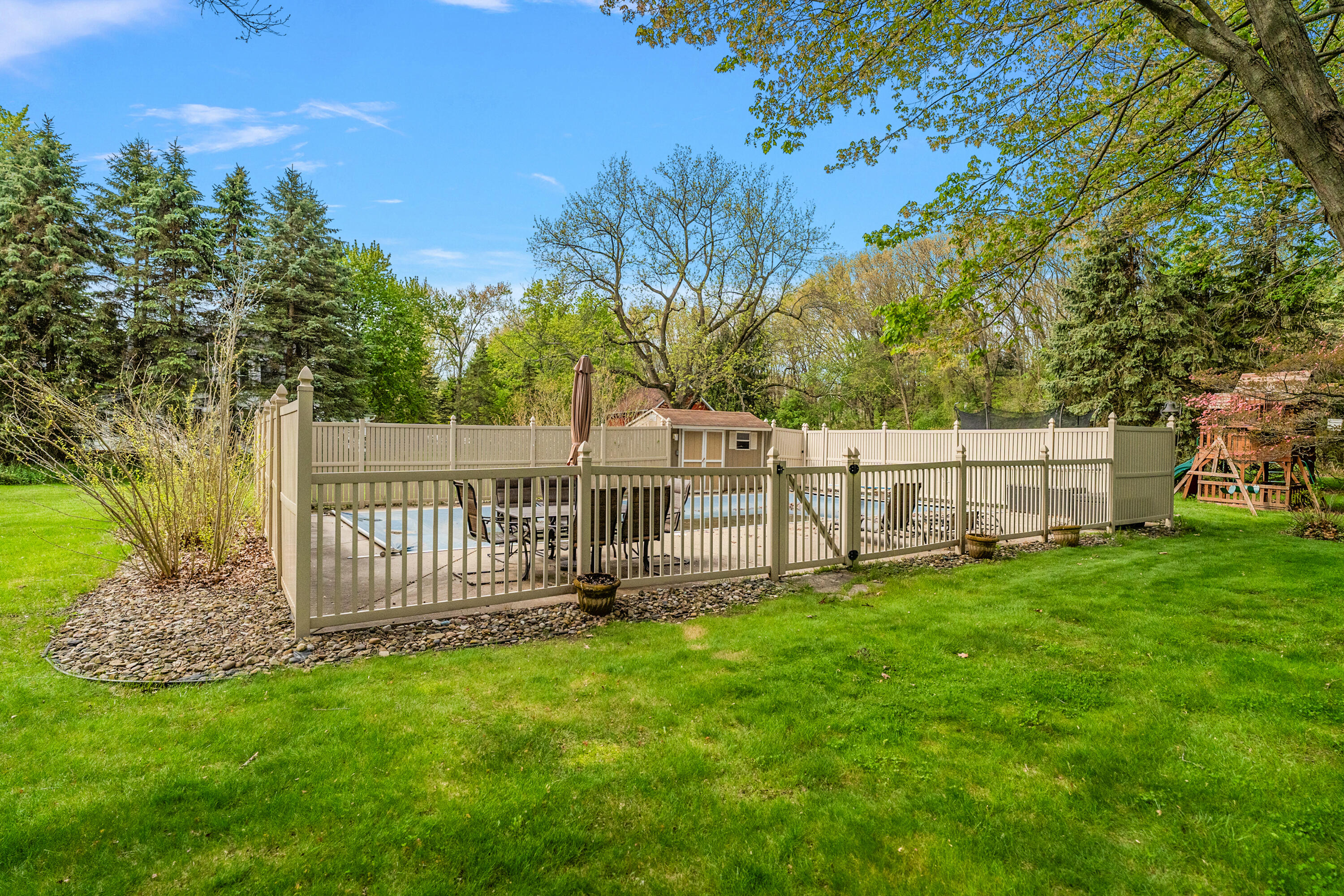 2110 Wooded Way Stevensville MI 49127