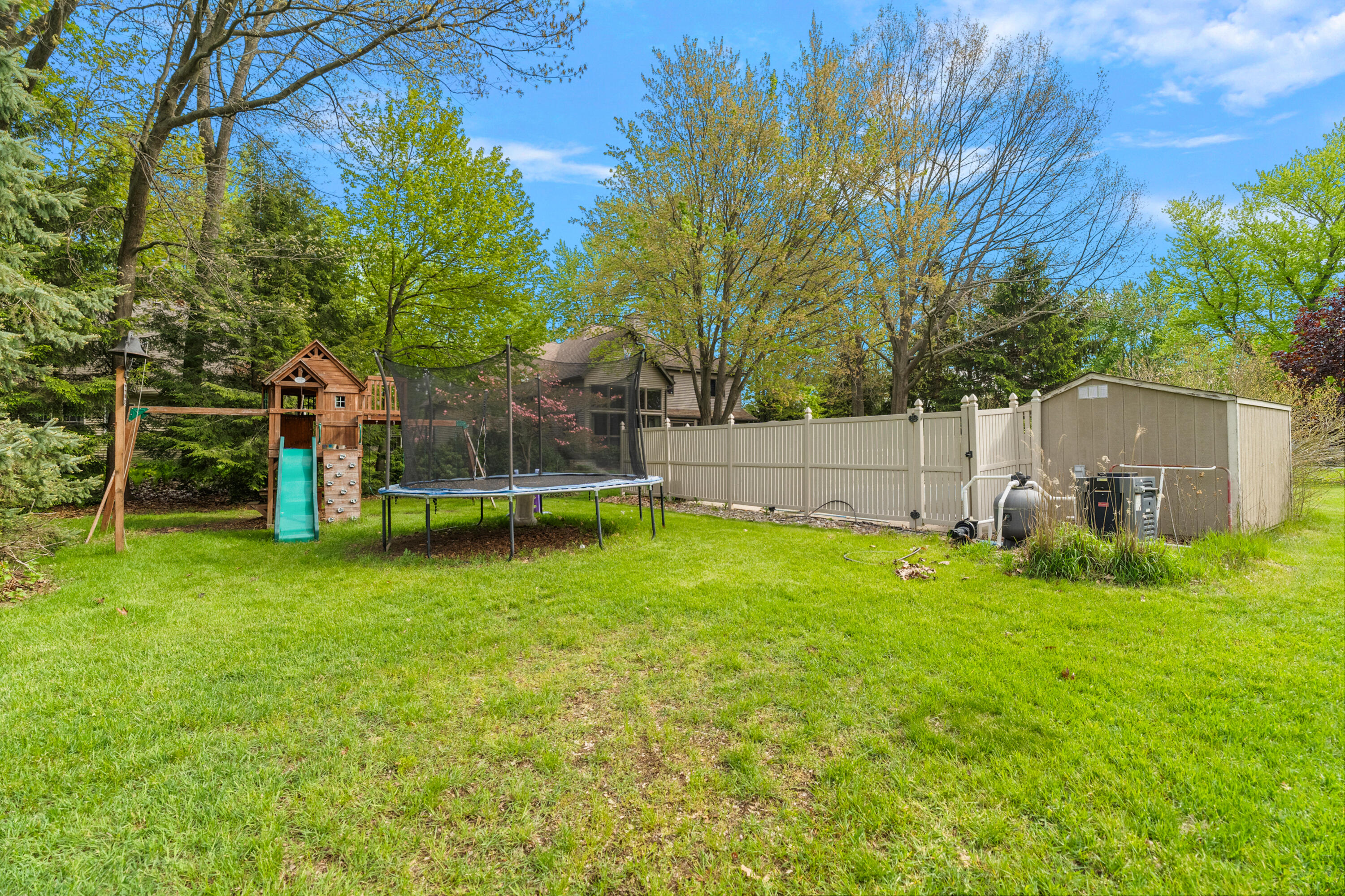 2110 Wooded Way Stevensville MI 49127
