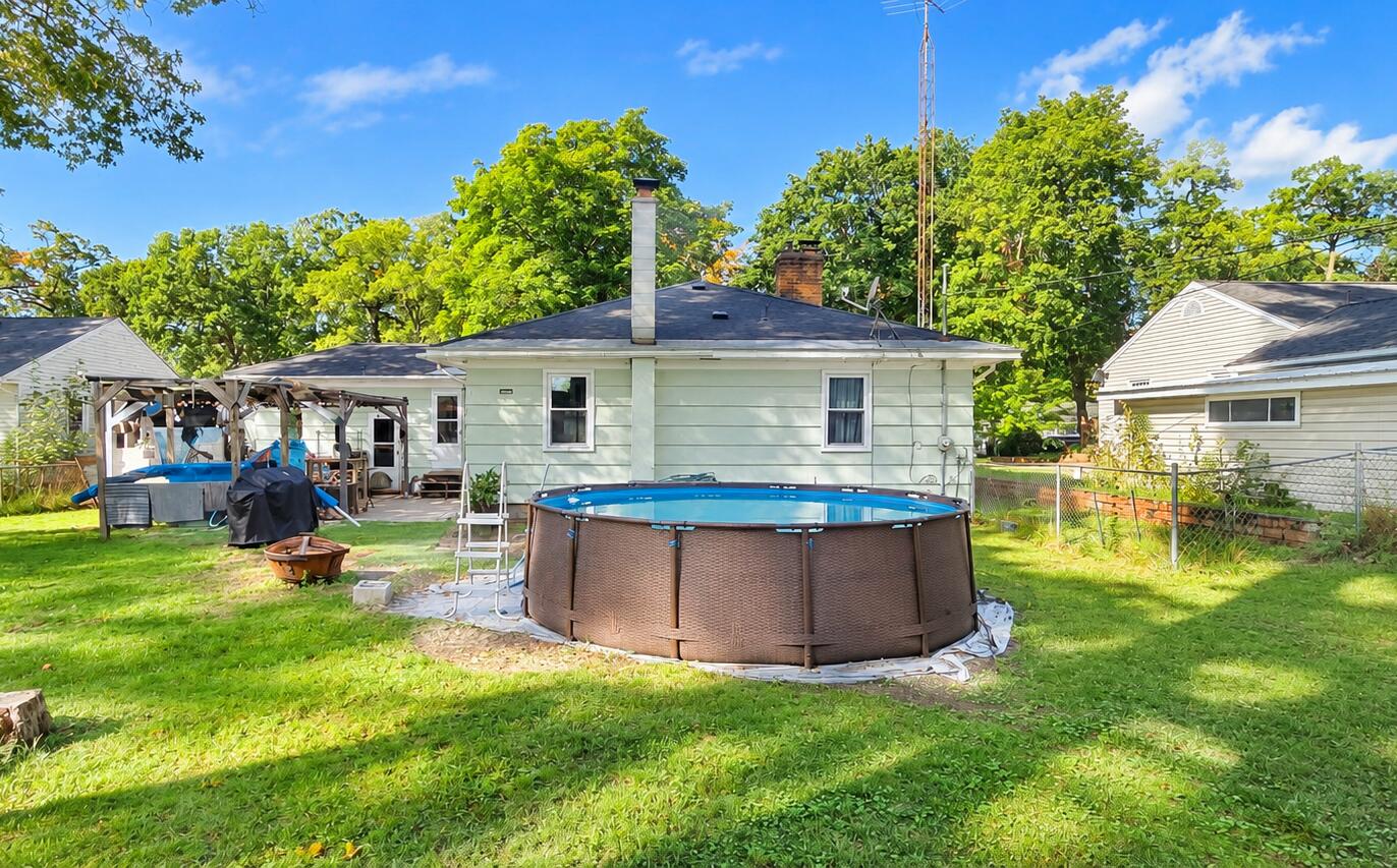 936 Clark Street Muskegon MI 49442
