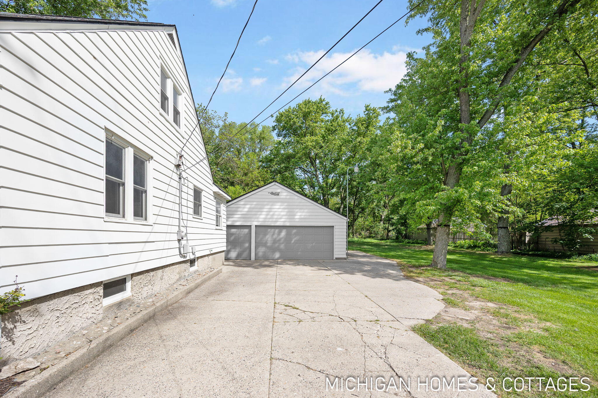 10671 Chicago Drive Zeeland MI 49464