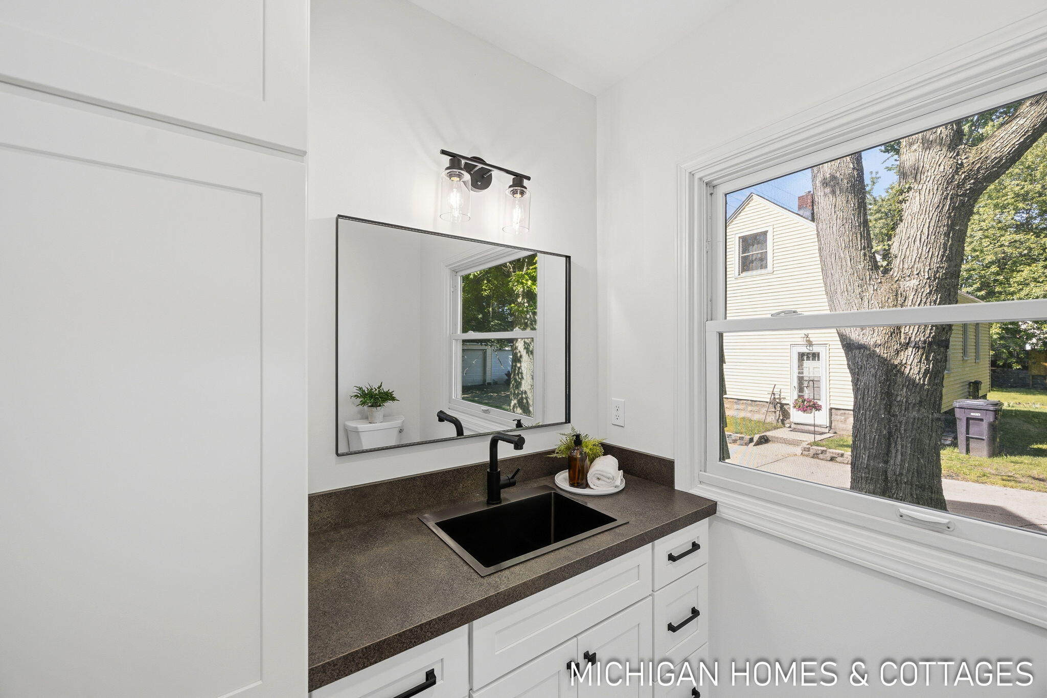 10671 Chicago Drive Zeeland MI 49464