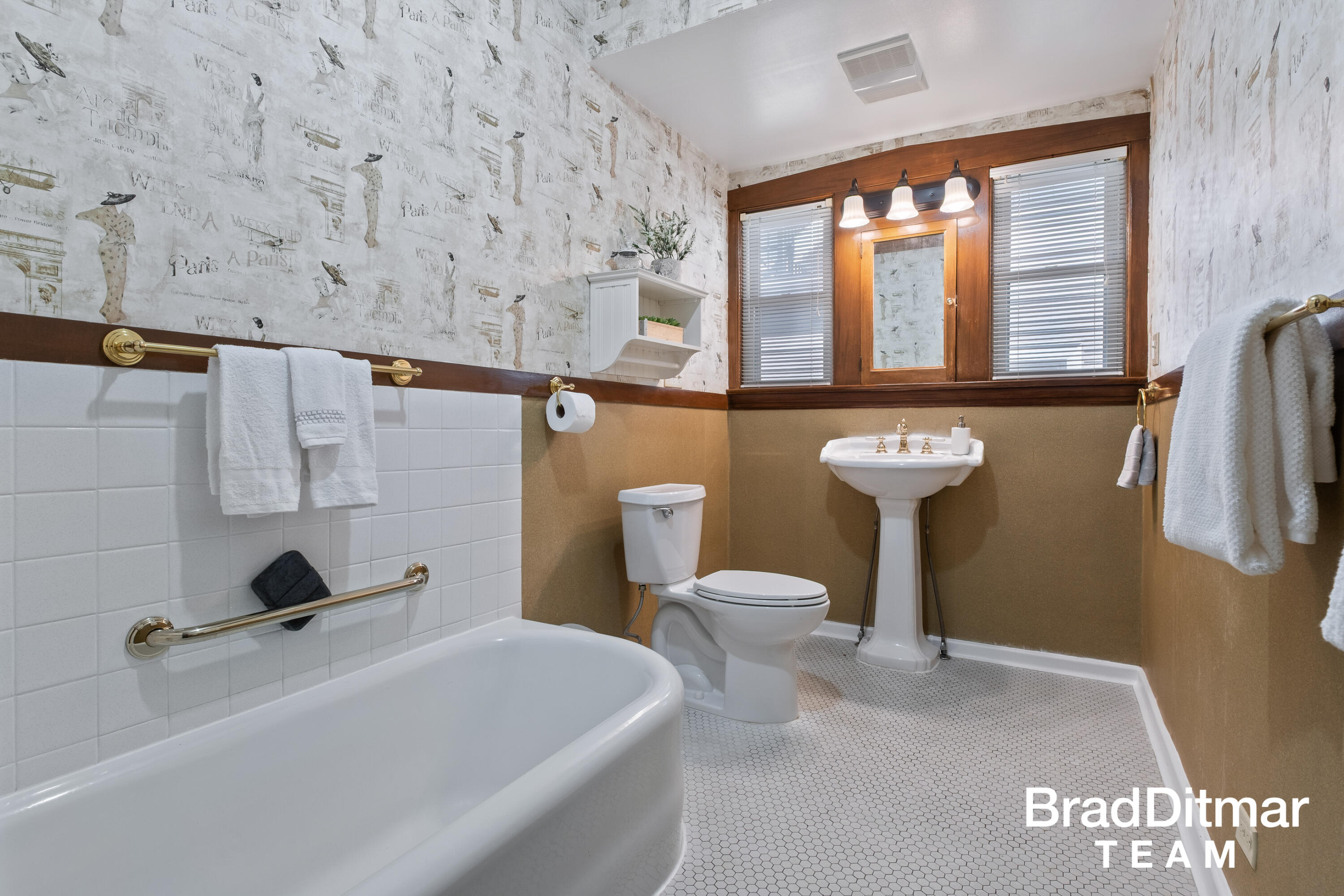 423 Rosewood Avenue SE East Grand Rapids MI 49506