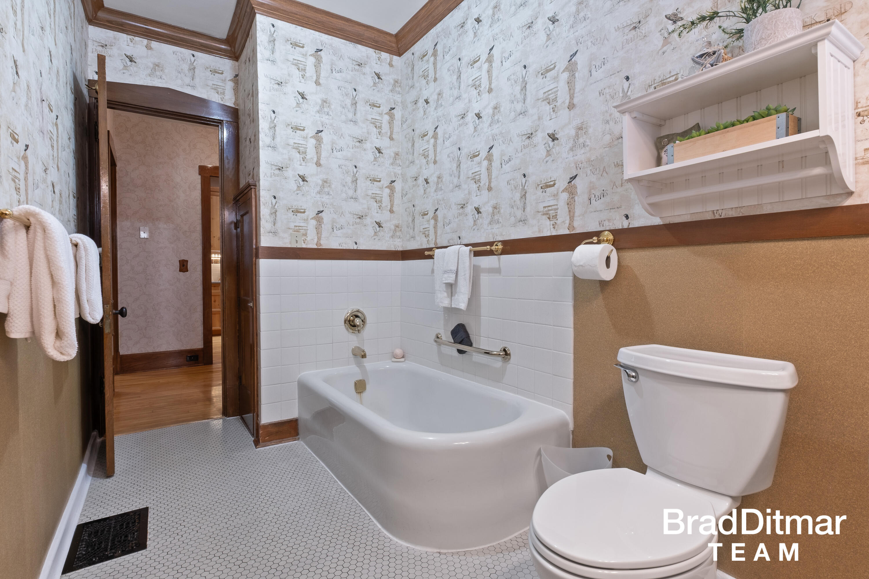 423 Rosewood Avenue SE East Grand Rapids MI 49506