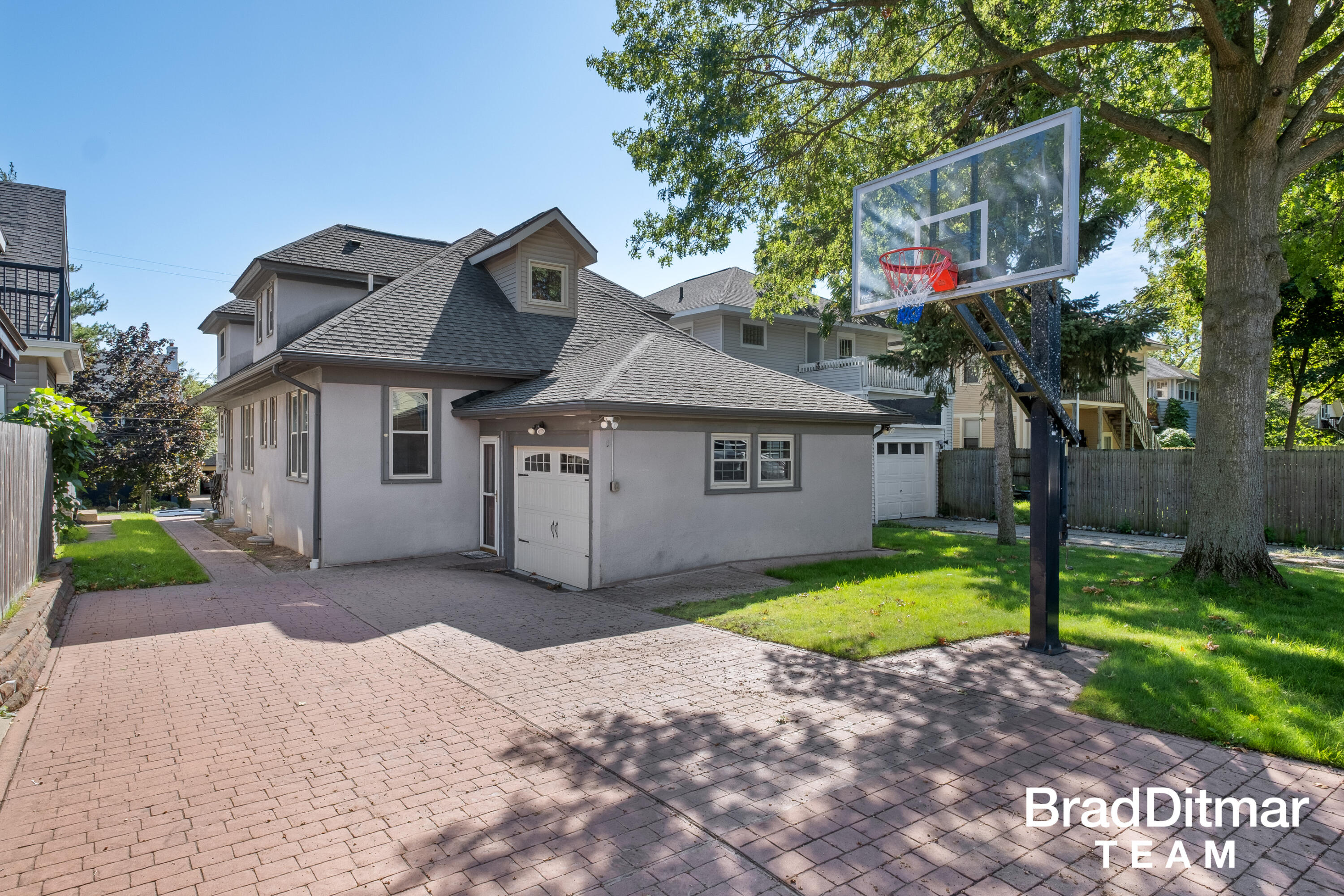 423 Rosewood Avenue SE East Grand Rapids MI 49506