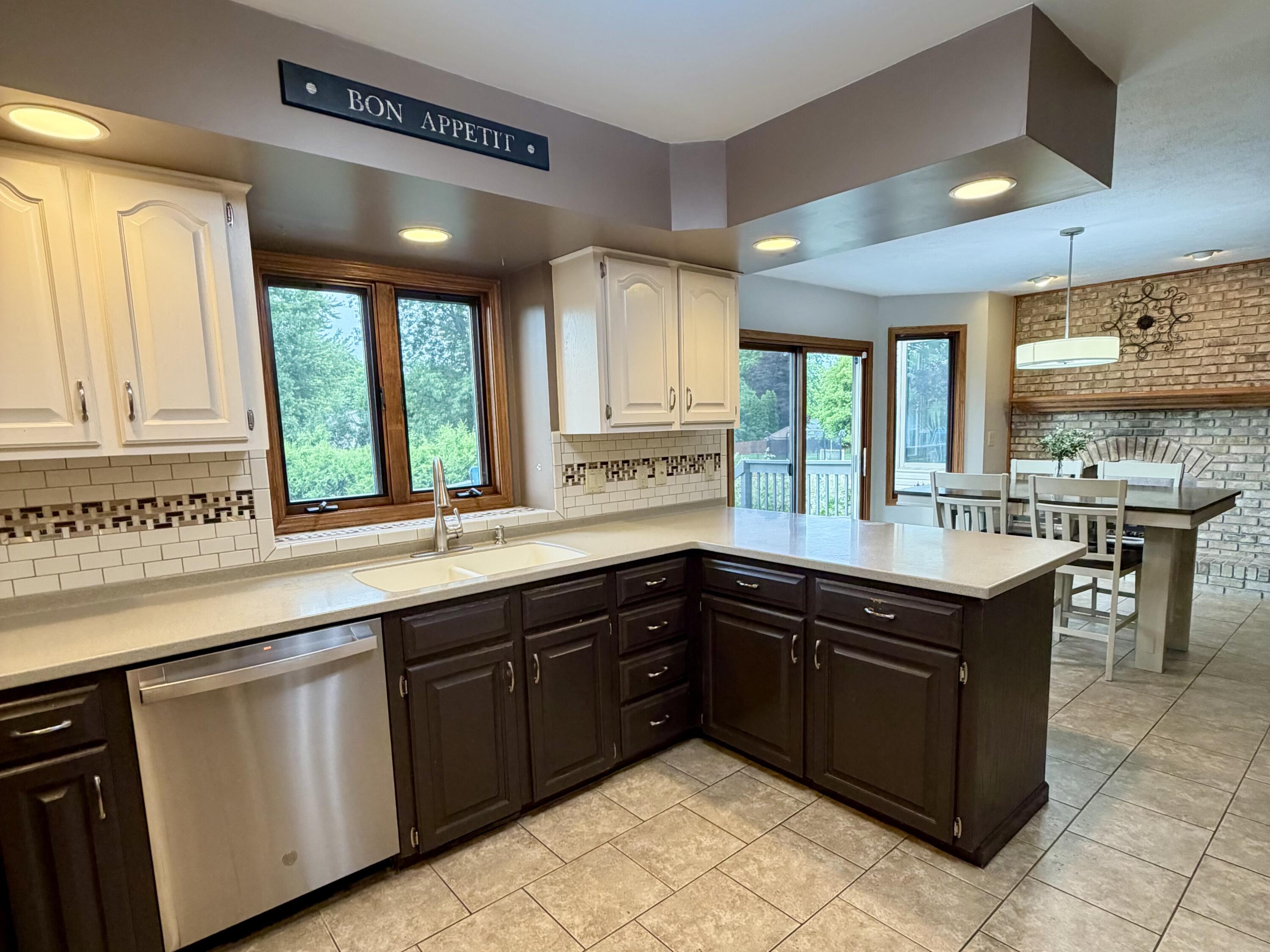2547 Moerland Drive NW Grand Rapids MI 49504