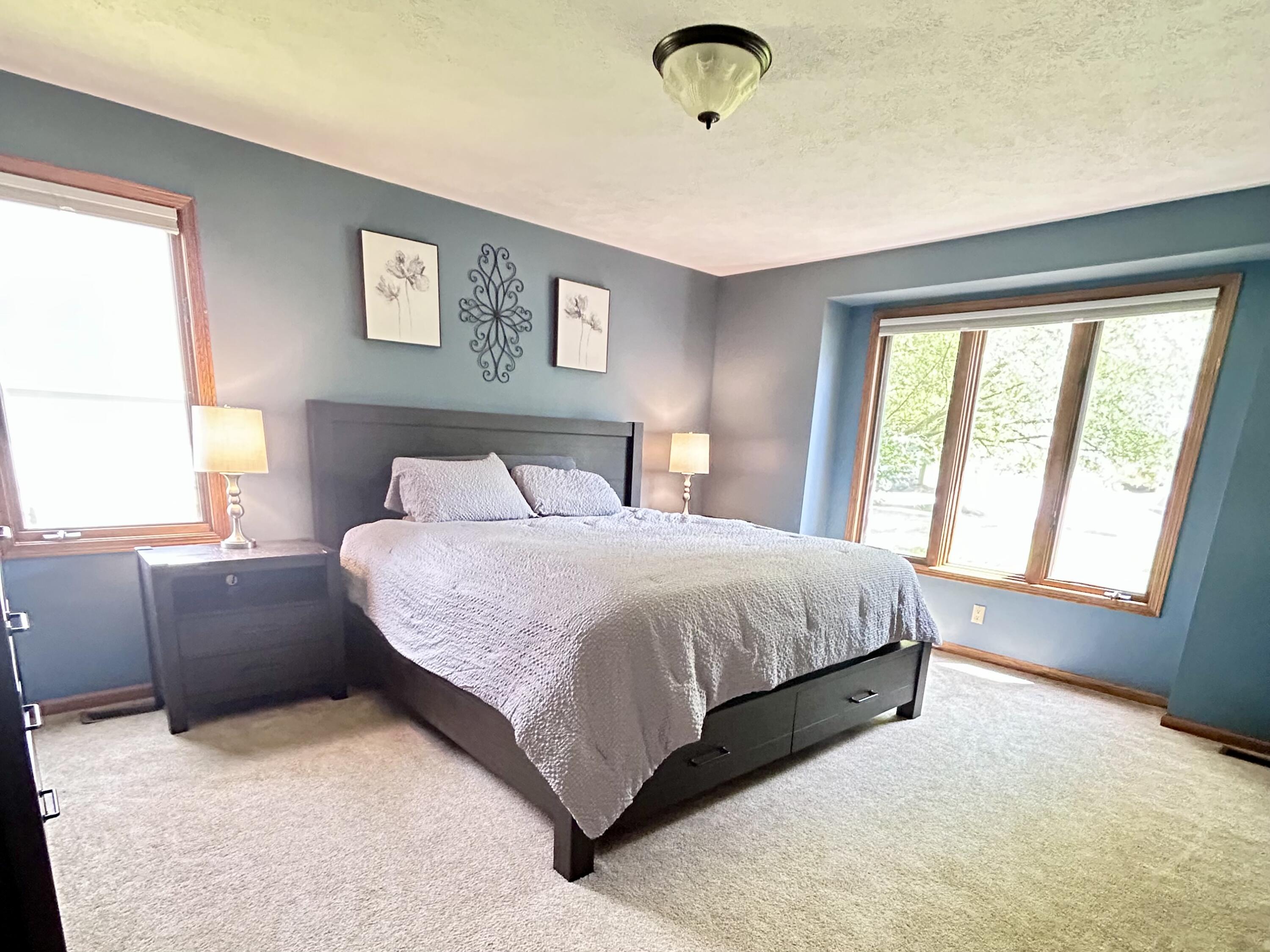 2547 Moerland Drive NW Grand Rapids MI 49504