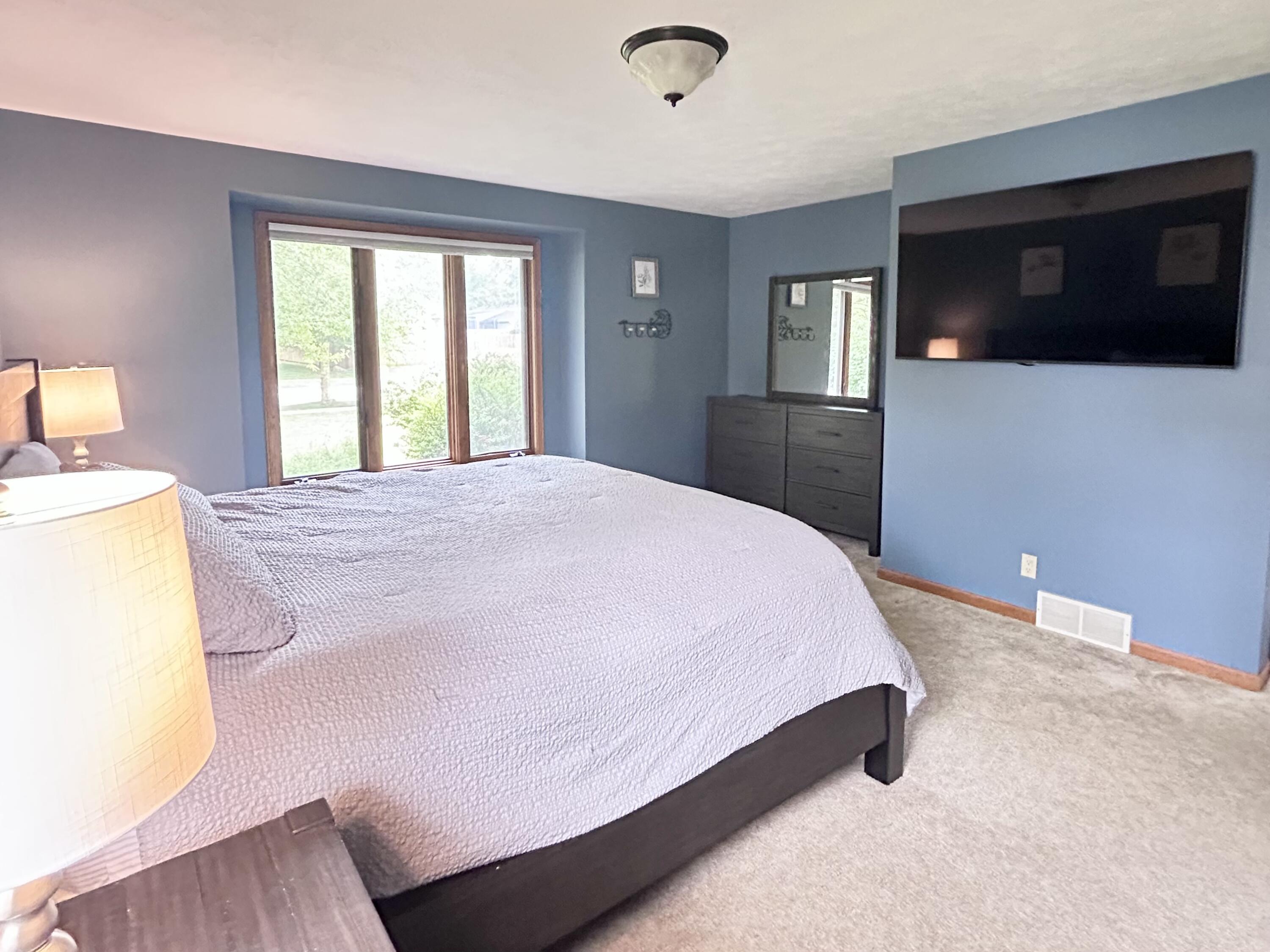 2547 Moerland Drive NW Grand Rapids MI 49504