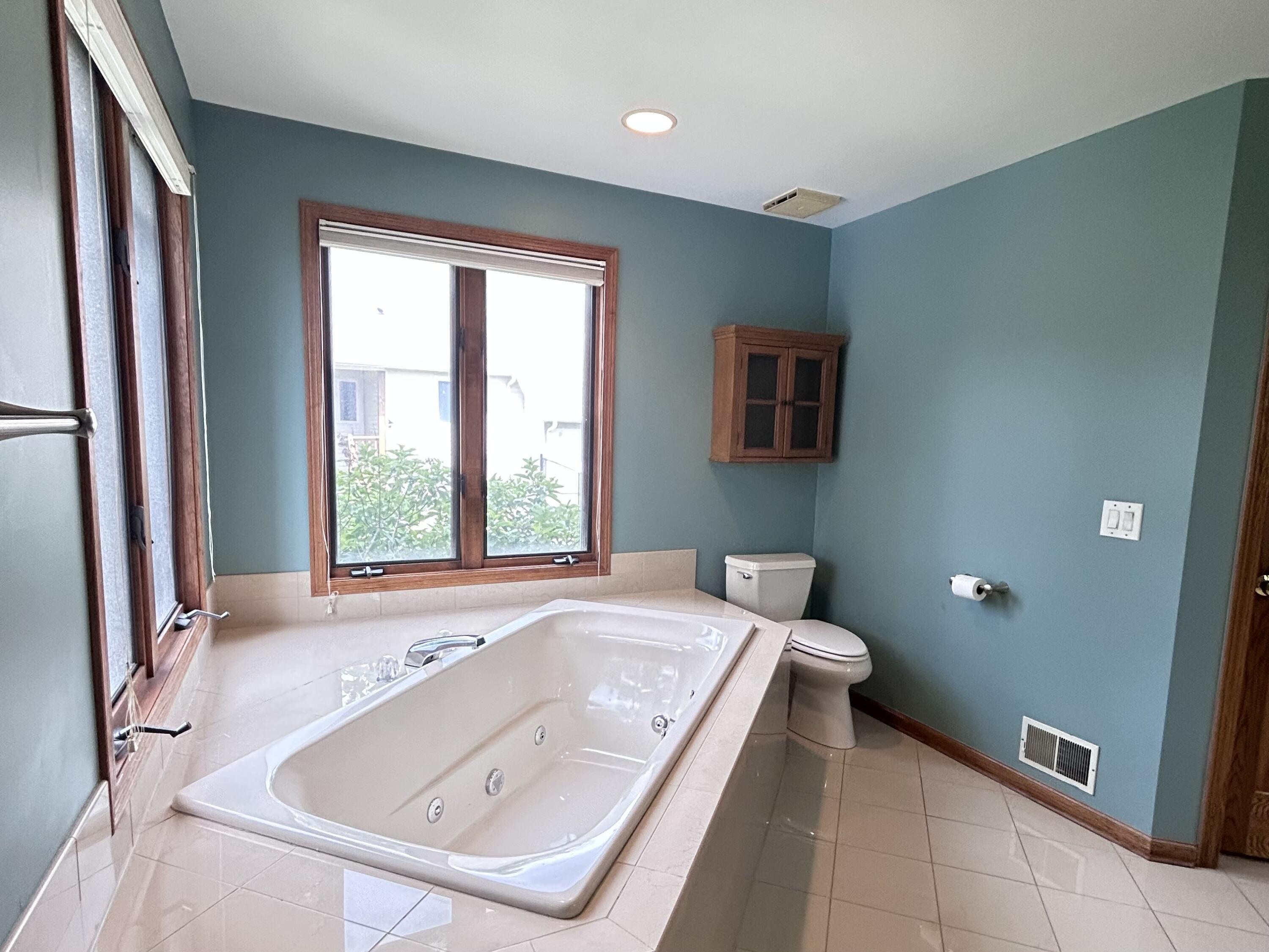 2547 Moerland Drive NW Grand Rapids MI 49504