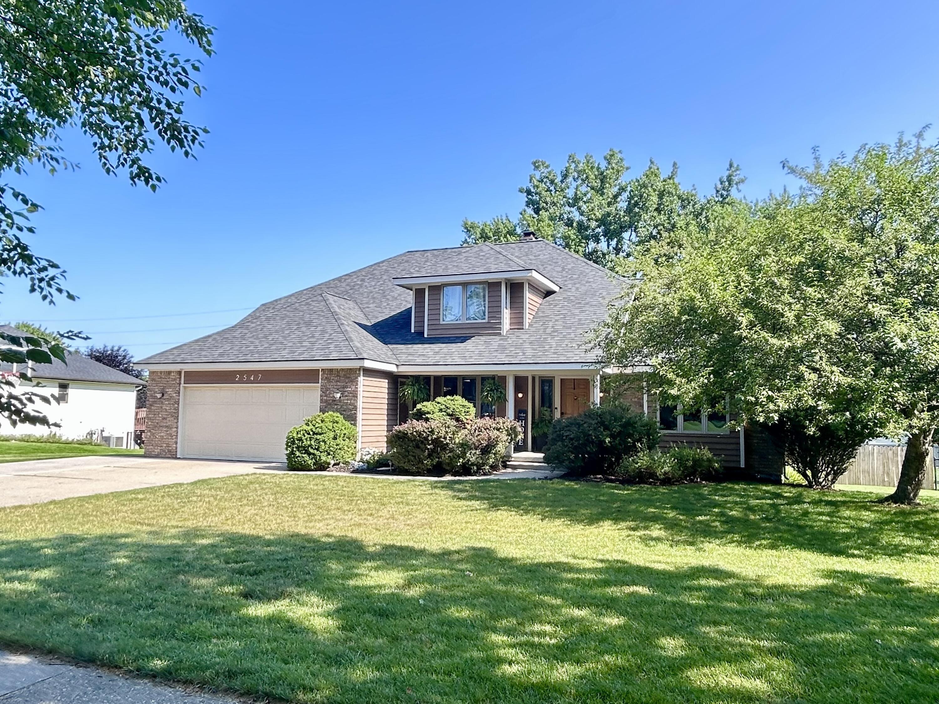 2547 Moerland Drive NW Grand Rapids MI 49504