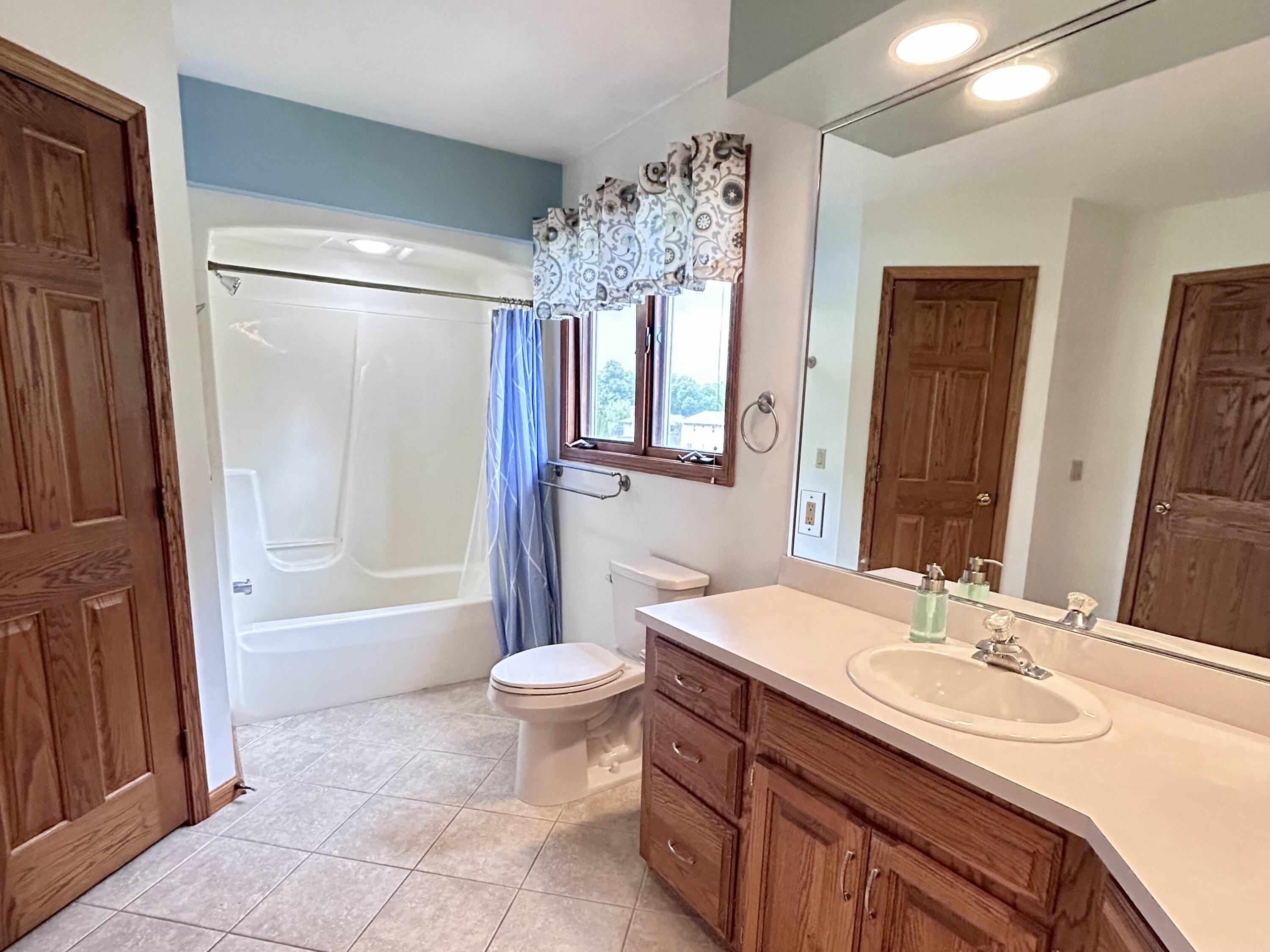2547 Moerland Drive NW Grand Rapids MI 49504