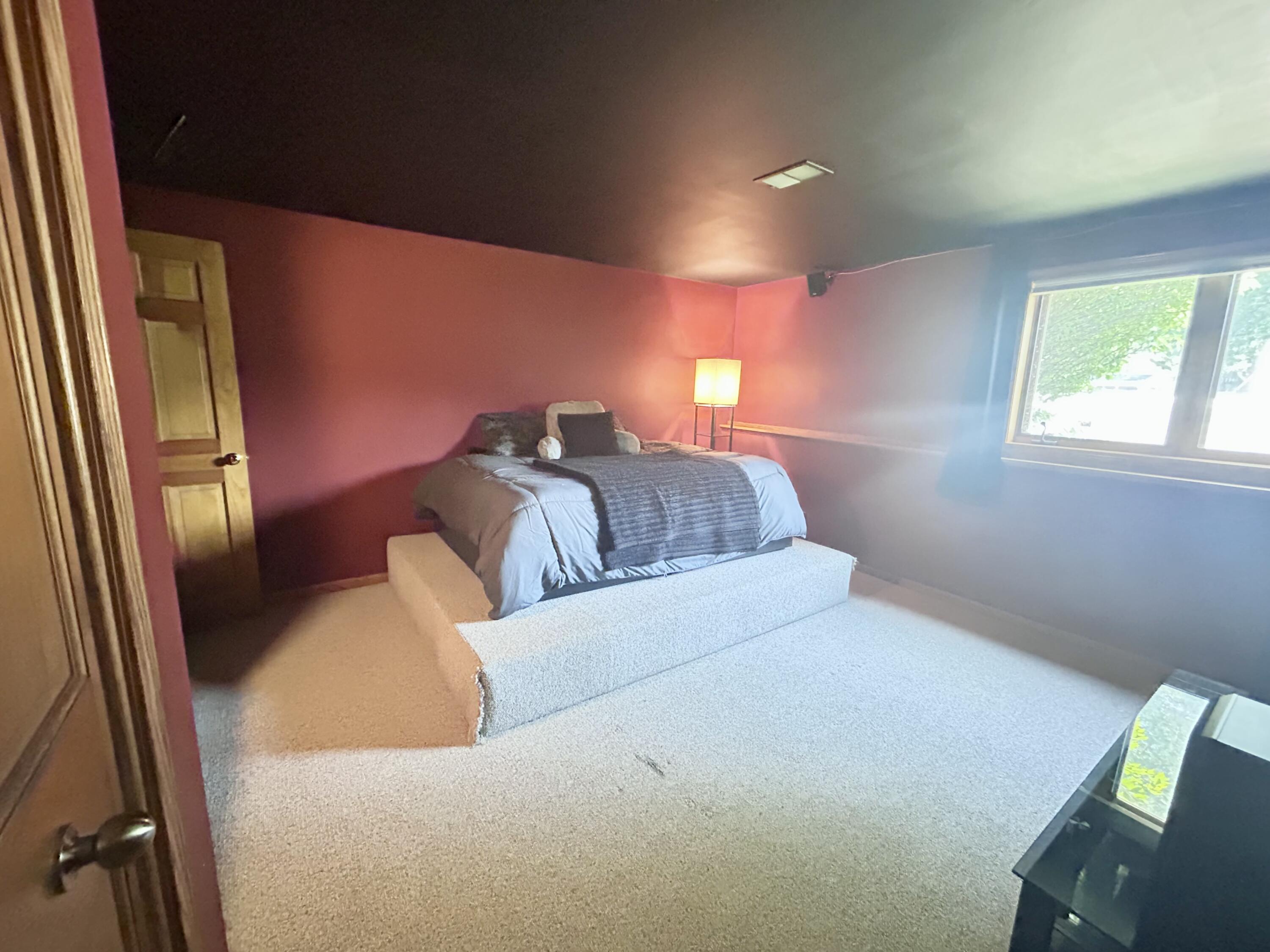 2547 Moerland Drive NW Grand Rapids MI 49504