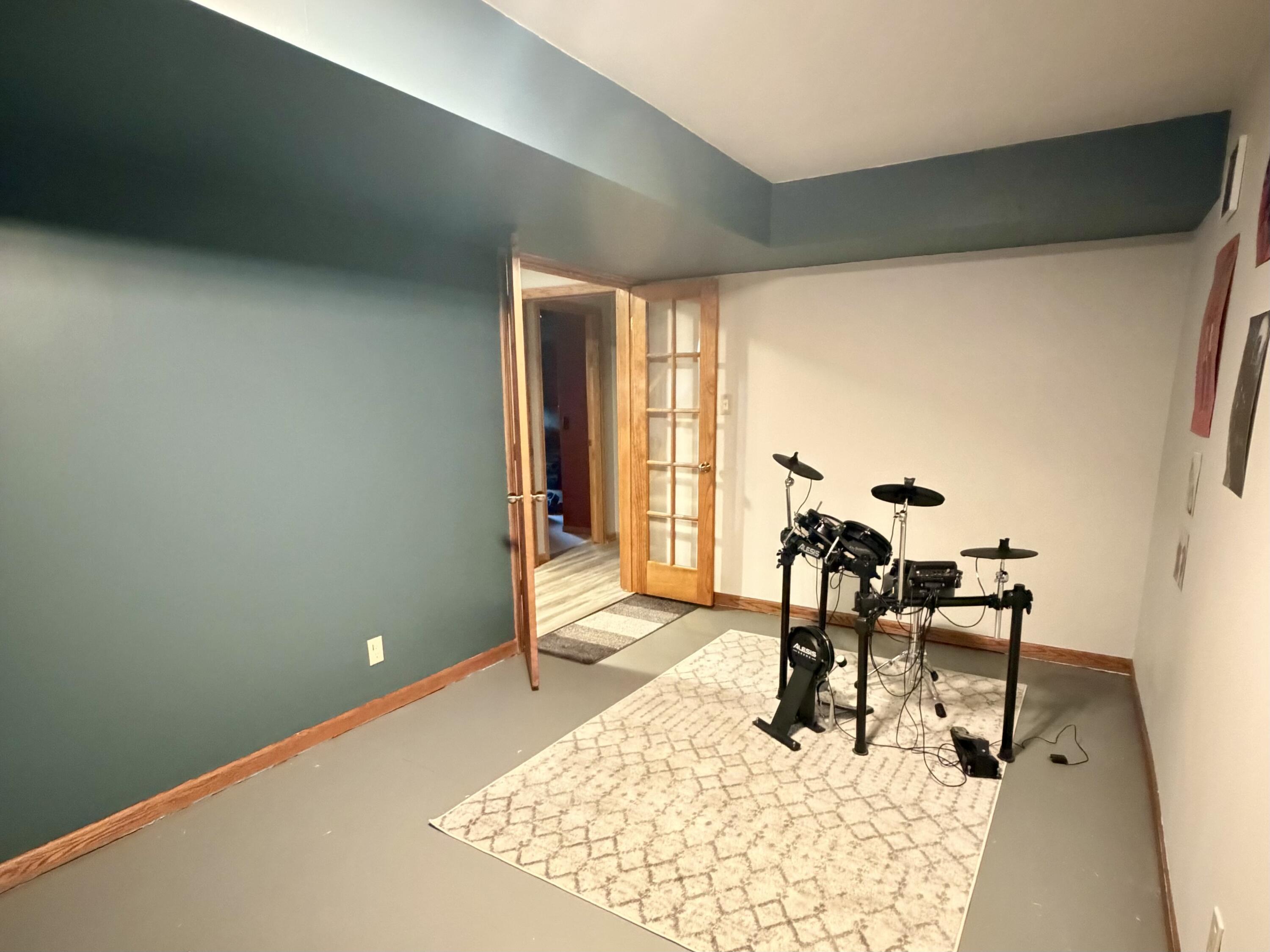 2547 Moerland Drive NW Grand Rapids MI 49504