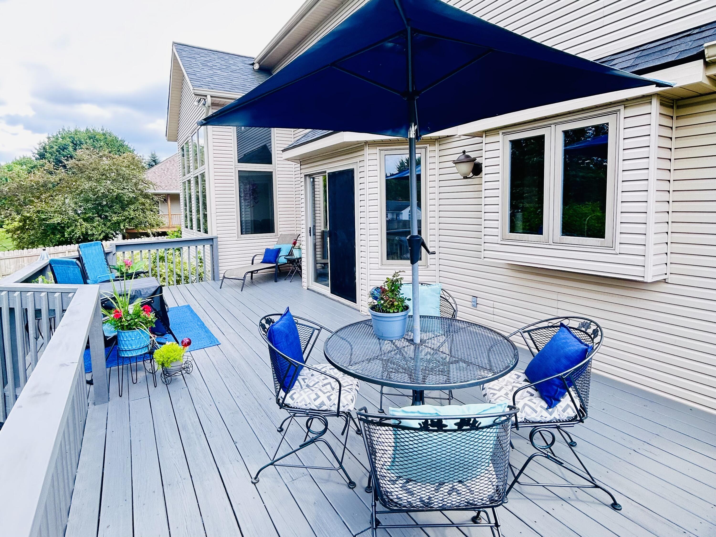 2547 Moerland Drive NW Grand Rapids MI 49504