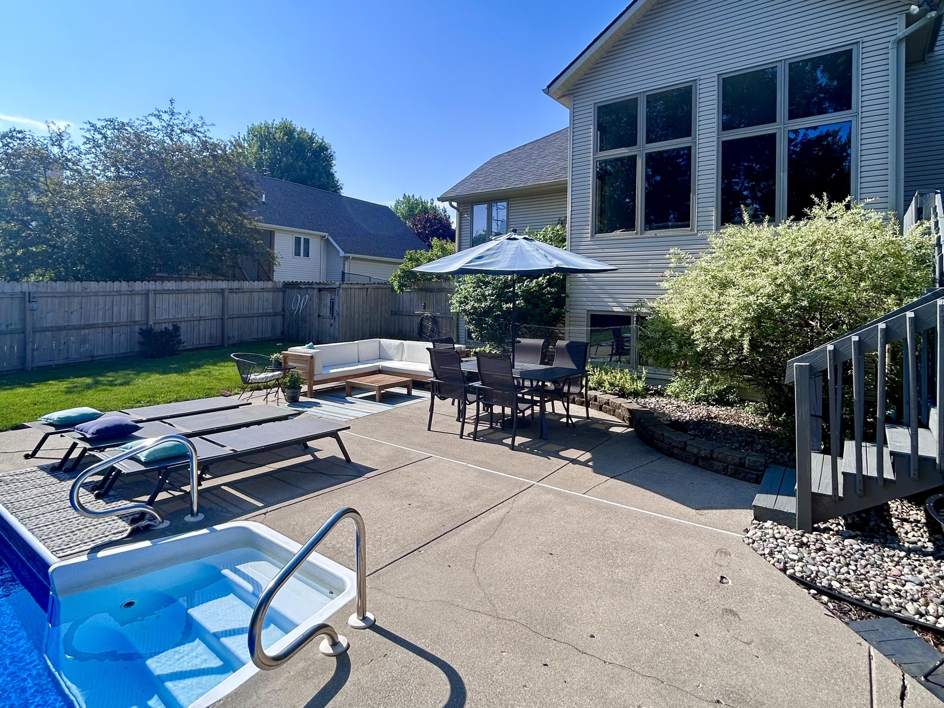 2547 Moerland Drive NW Grand Rapids MI 49504