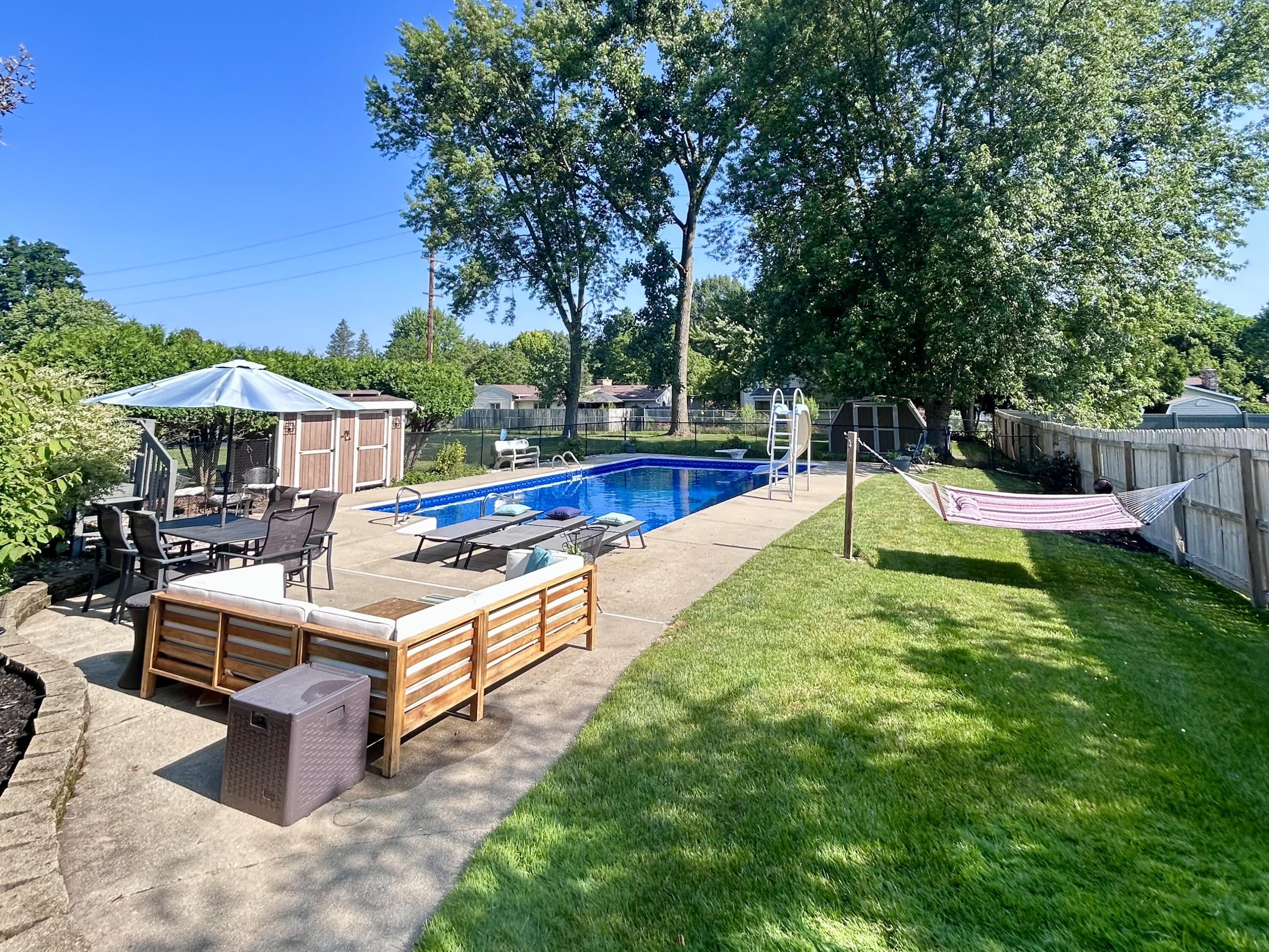 2547 Moerland Drive NW Grand Rapids MI 49504