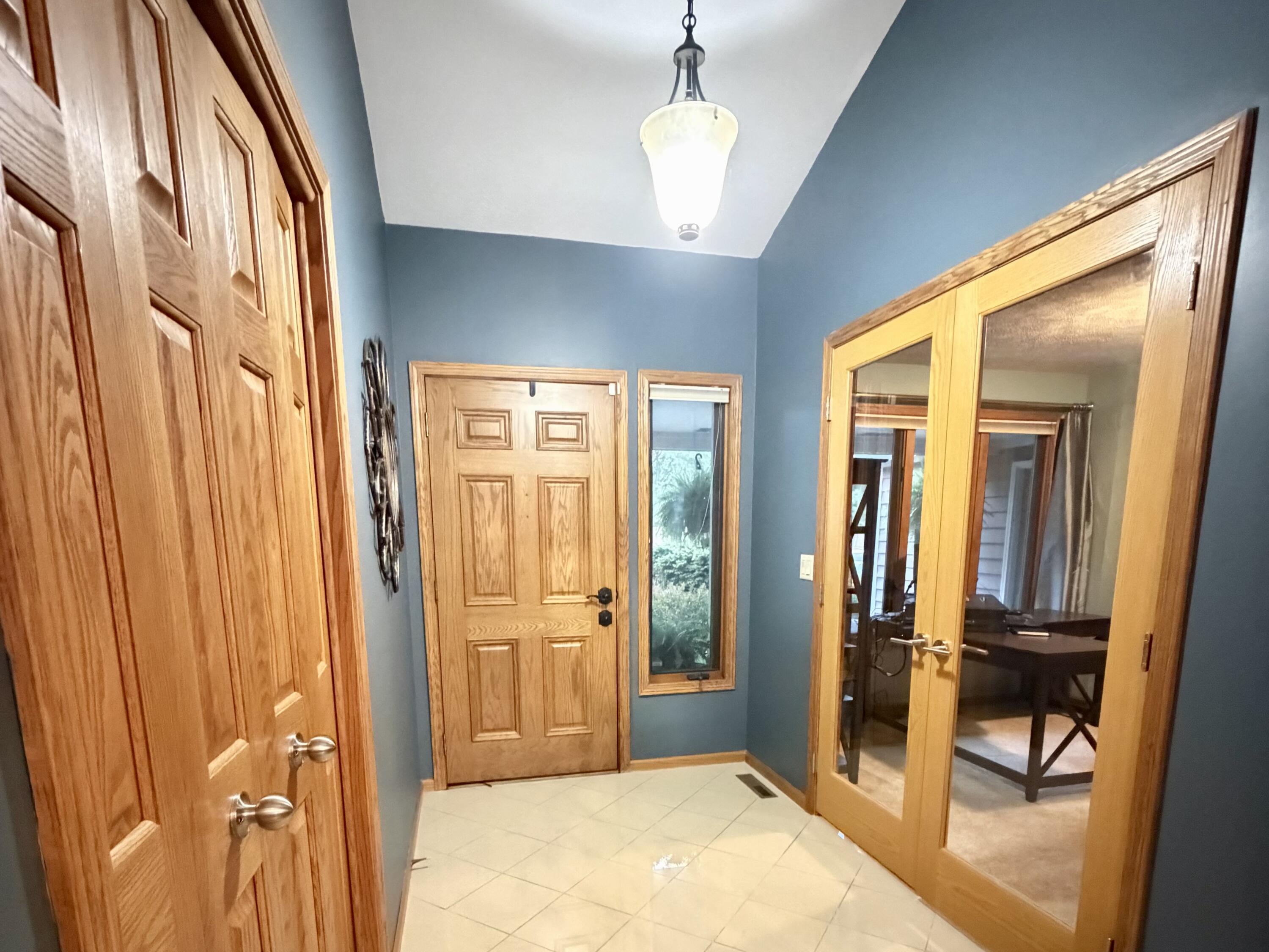 2547 Moerland Drive NW Grand Rapids MI 49504