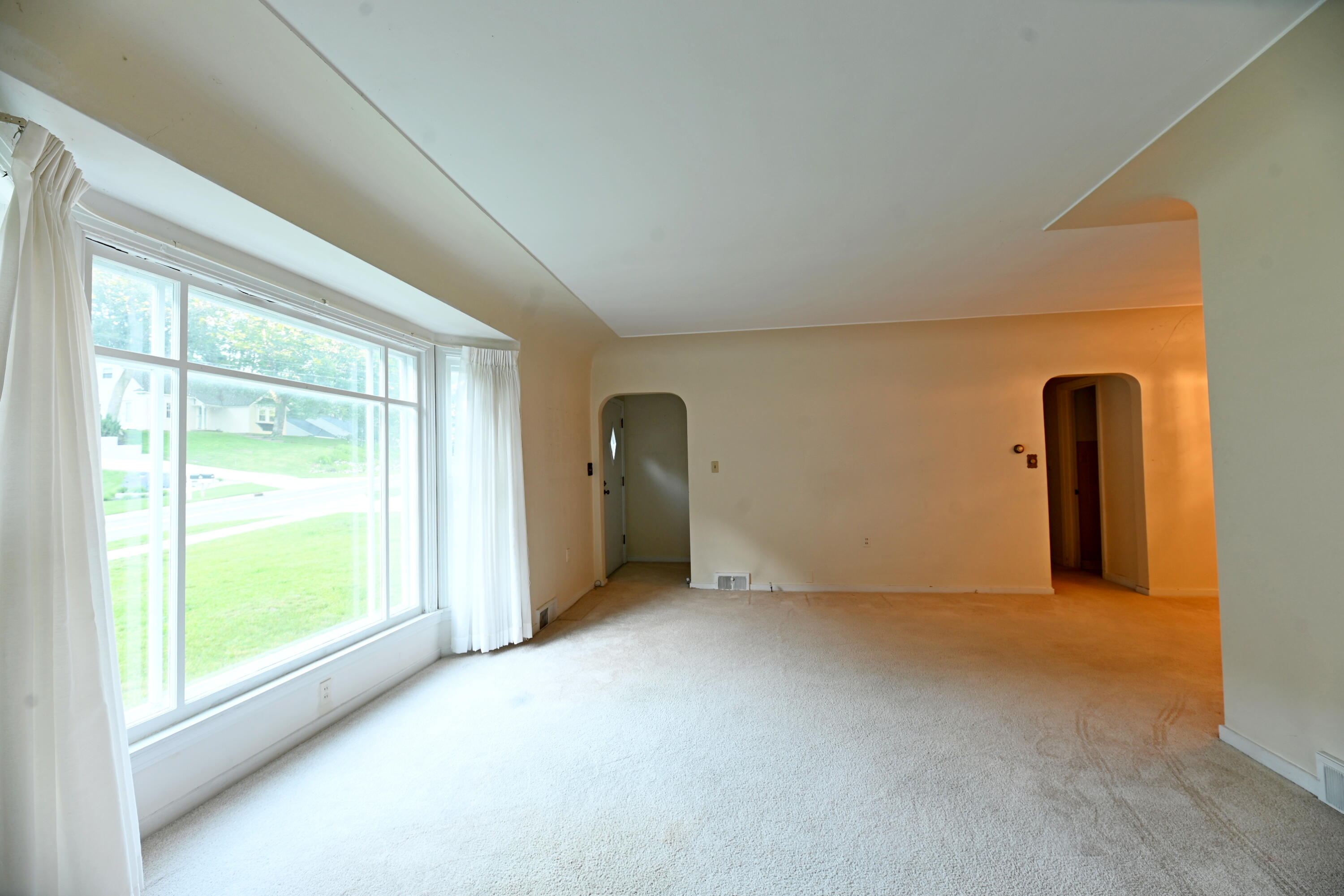 186 Grand Avenue Grand Haven MI 49417