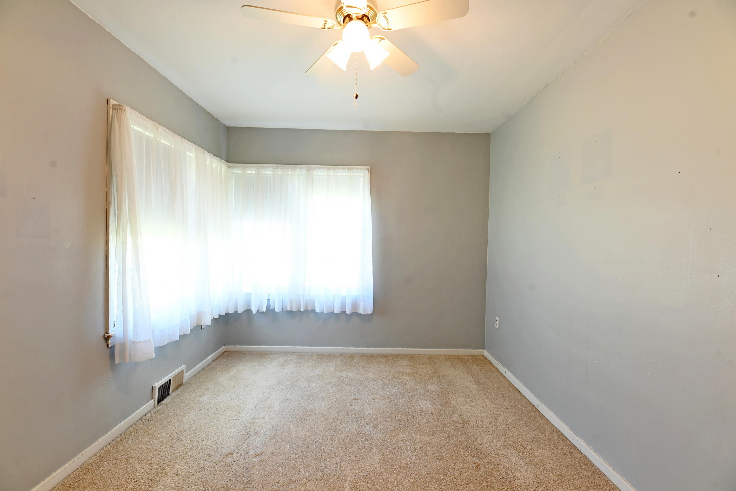 186 Grand Avenue Grand Haven MI 49417