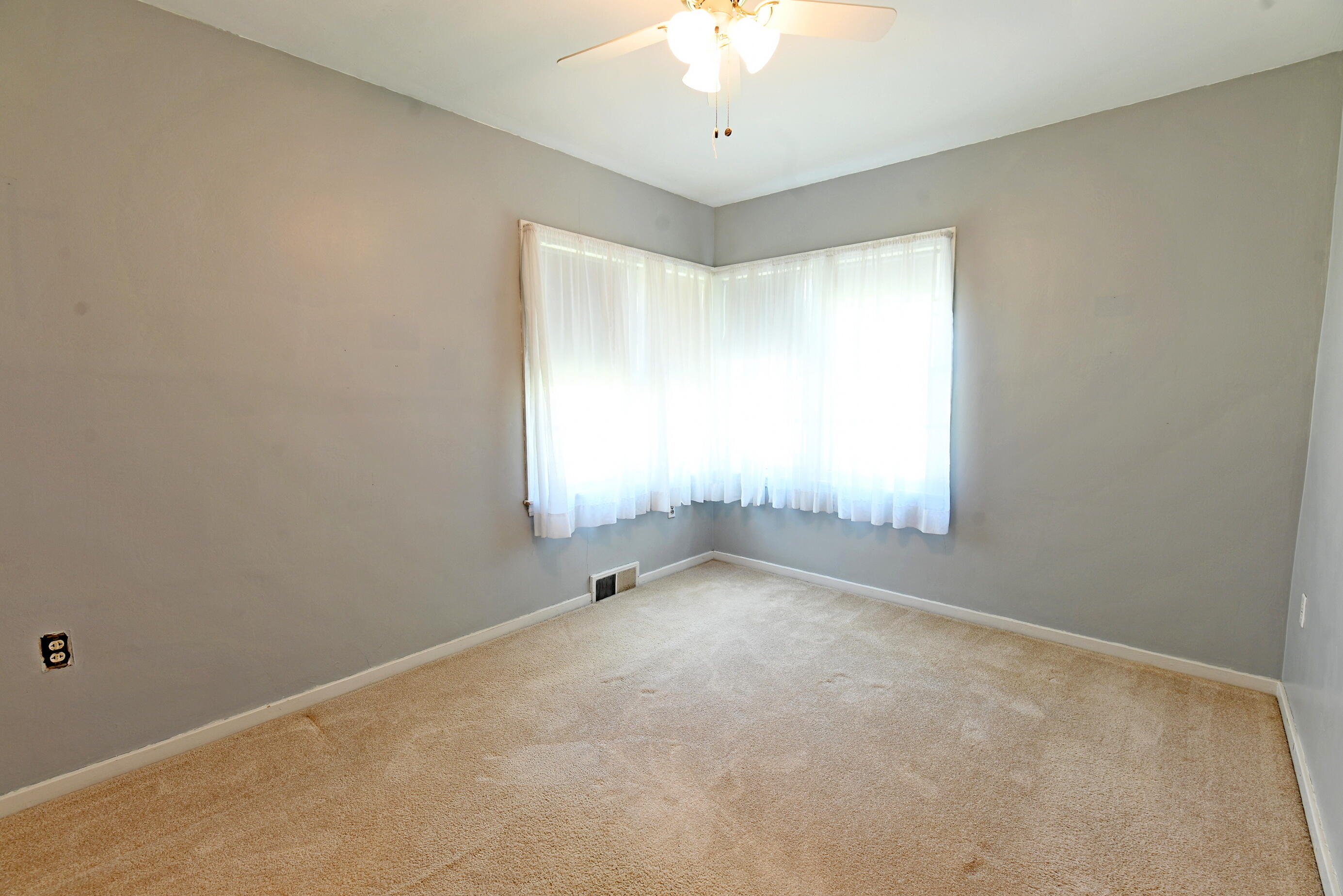186 Grand Avenue Grand Haven MI 49417