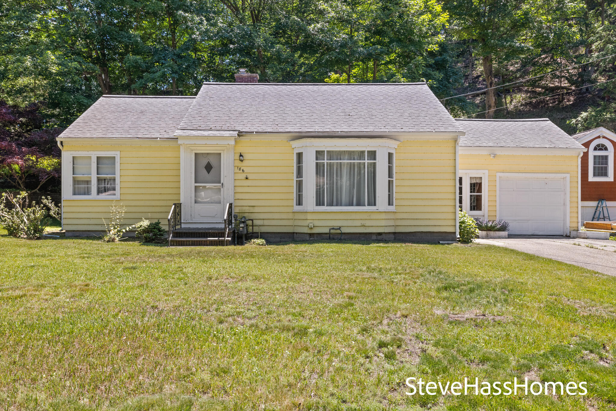 186 Grand Avenue Grand Haven MI 49417