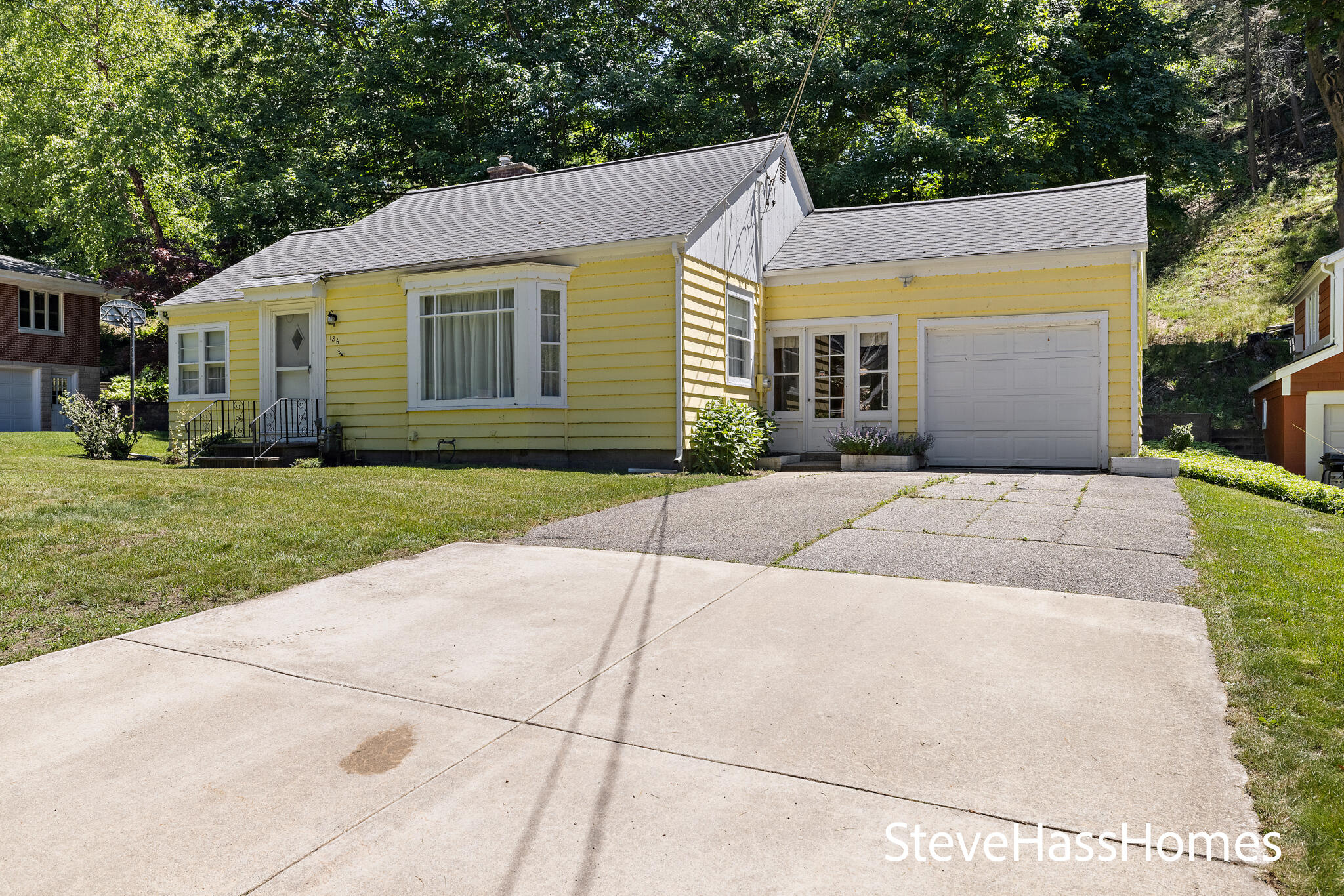 186 Grand Avenue Grand Haven MI 49417