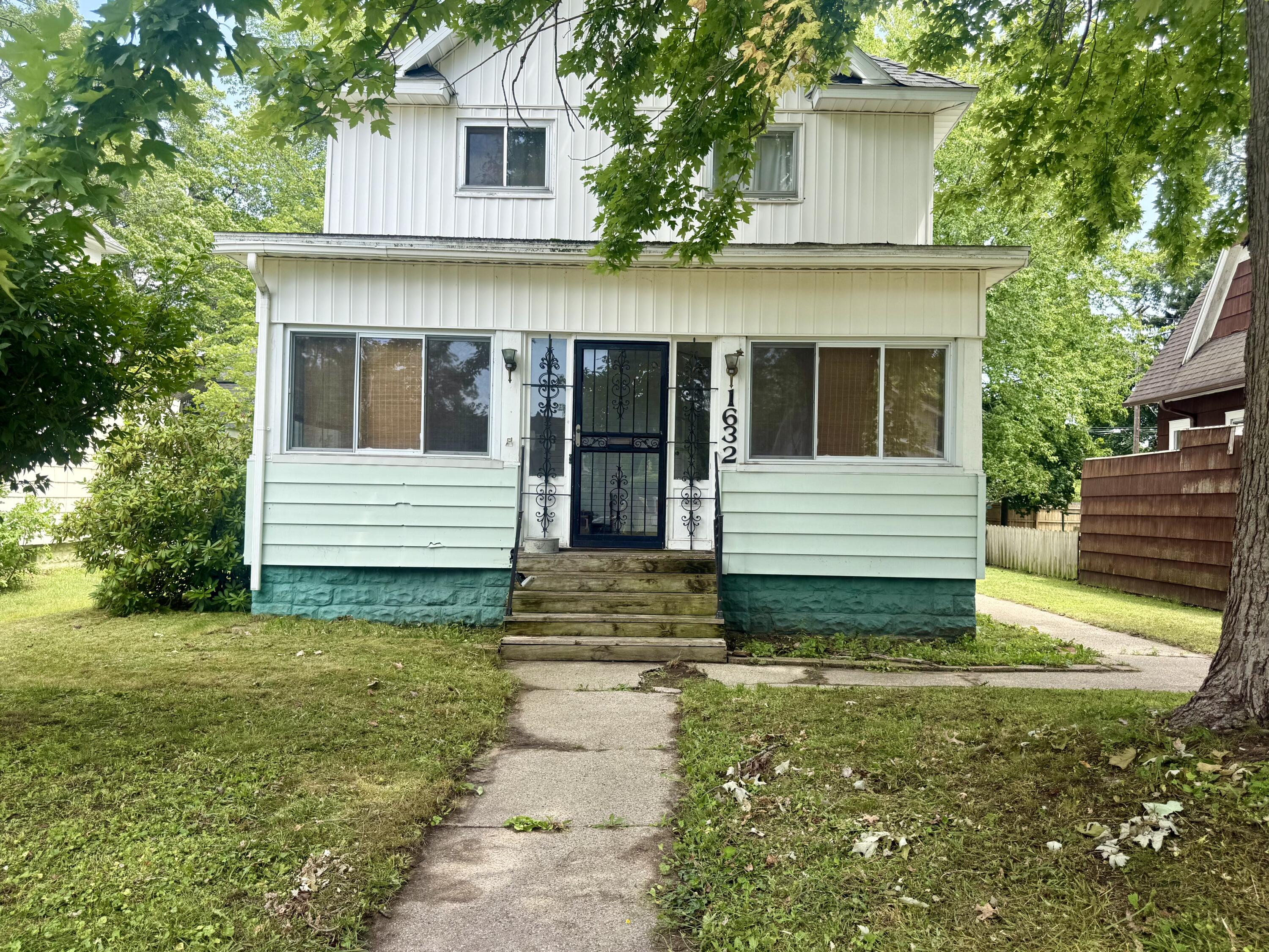 1632 5th Street Muskegon MI 49441
